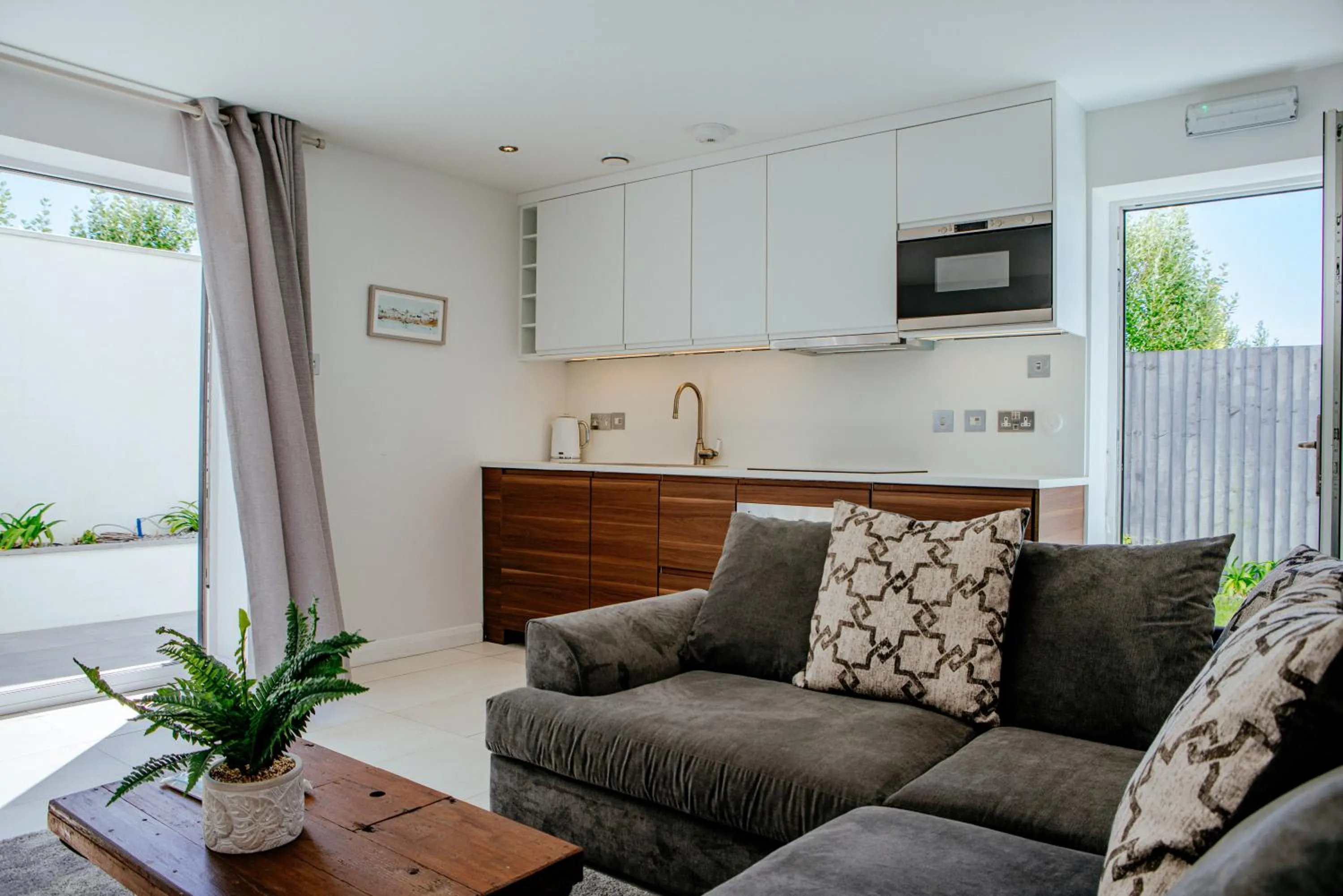 Kitchen or kitchenette in Sennen Cove Cottage