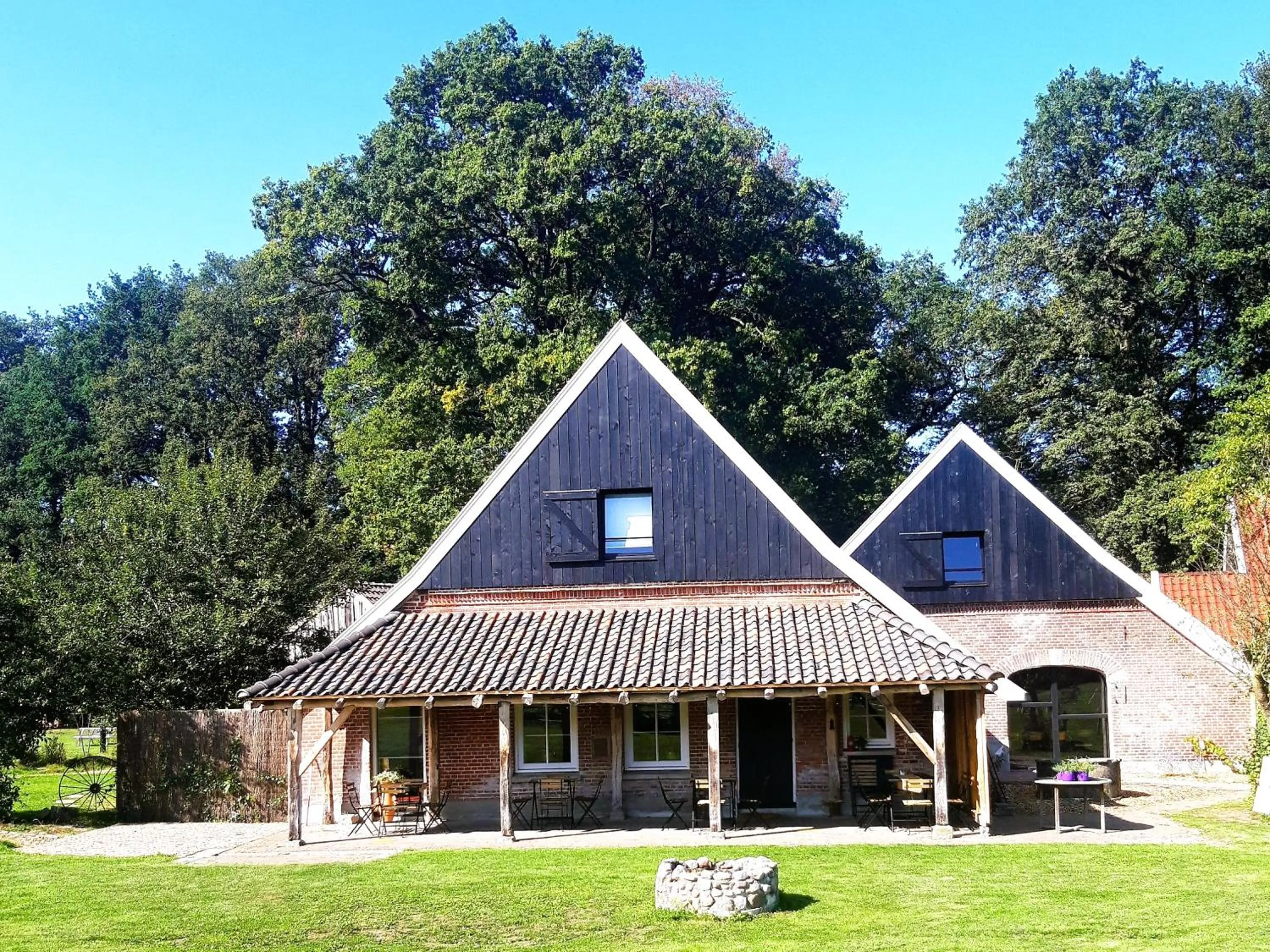 Property building in 't Buitenverblijf Erve Punte