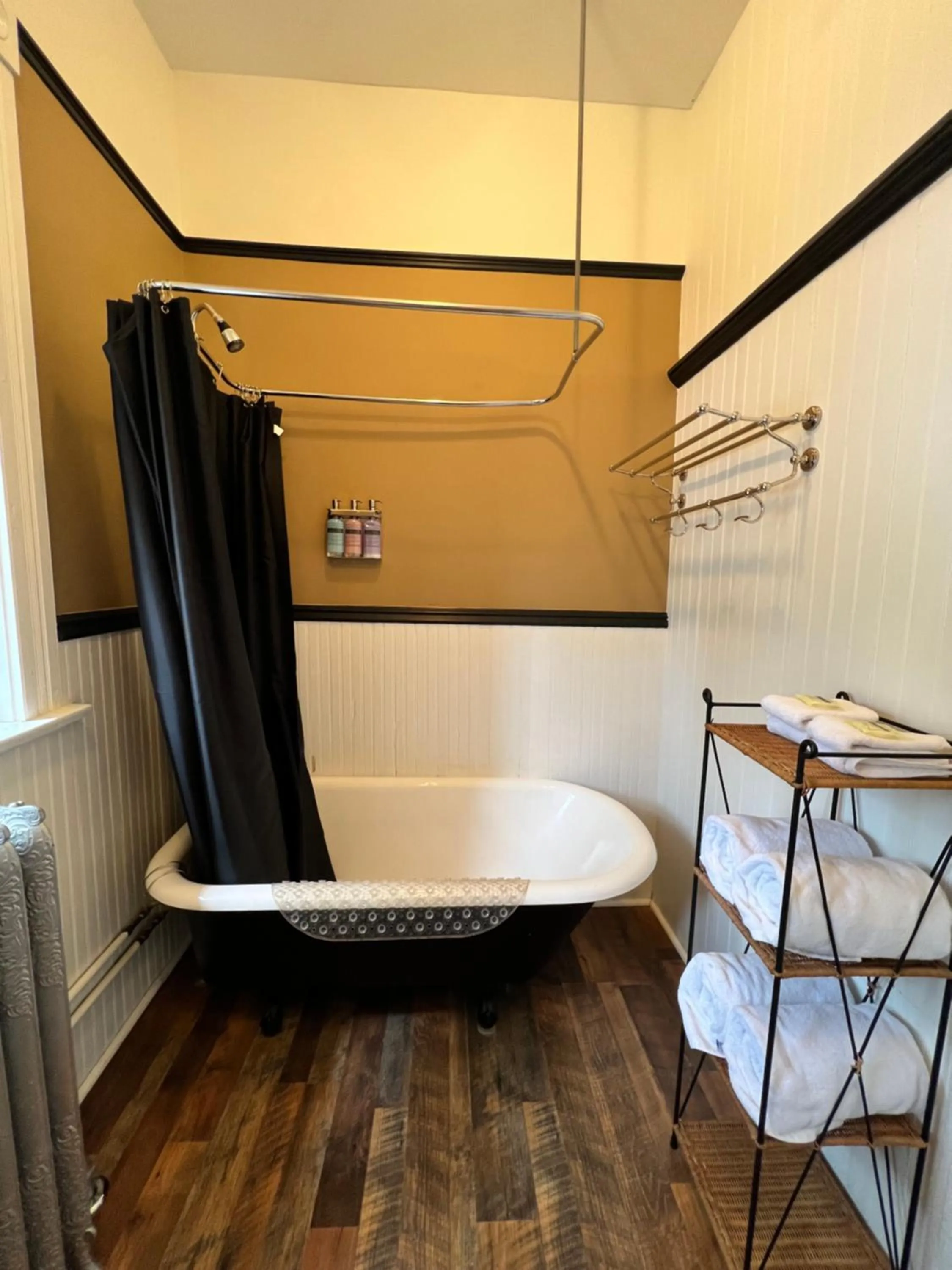 Shower in Hotel St Nicholas