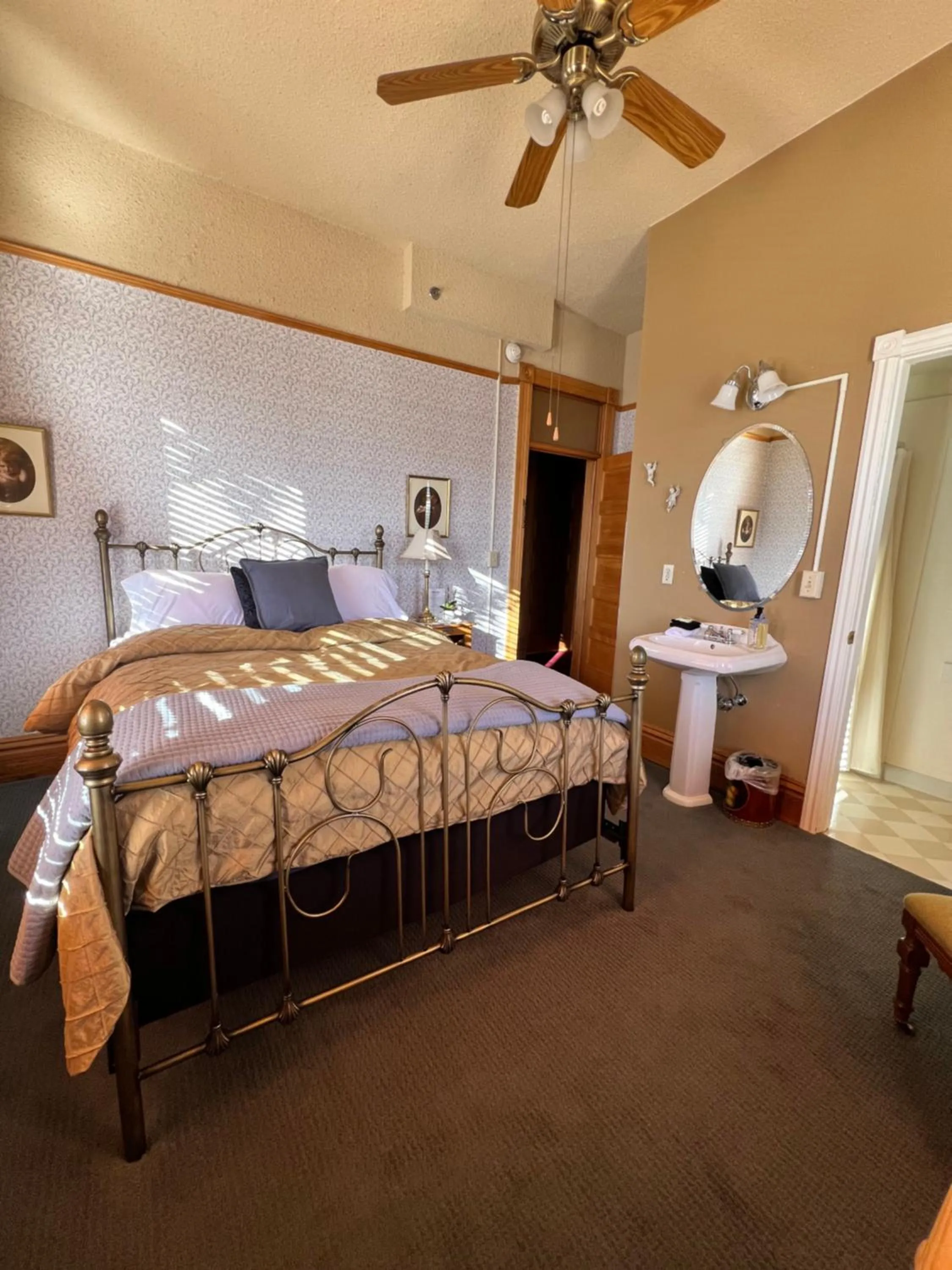 Bed in Hotel St Nicholas