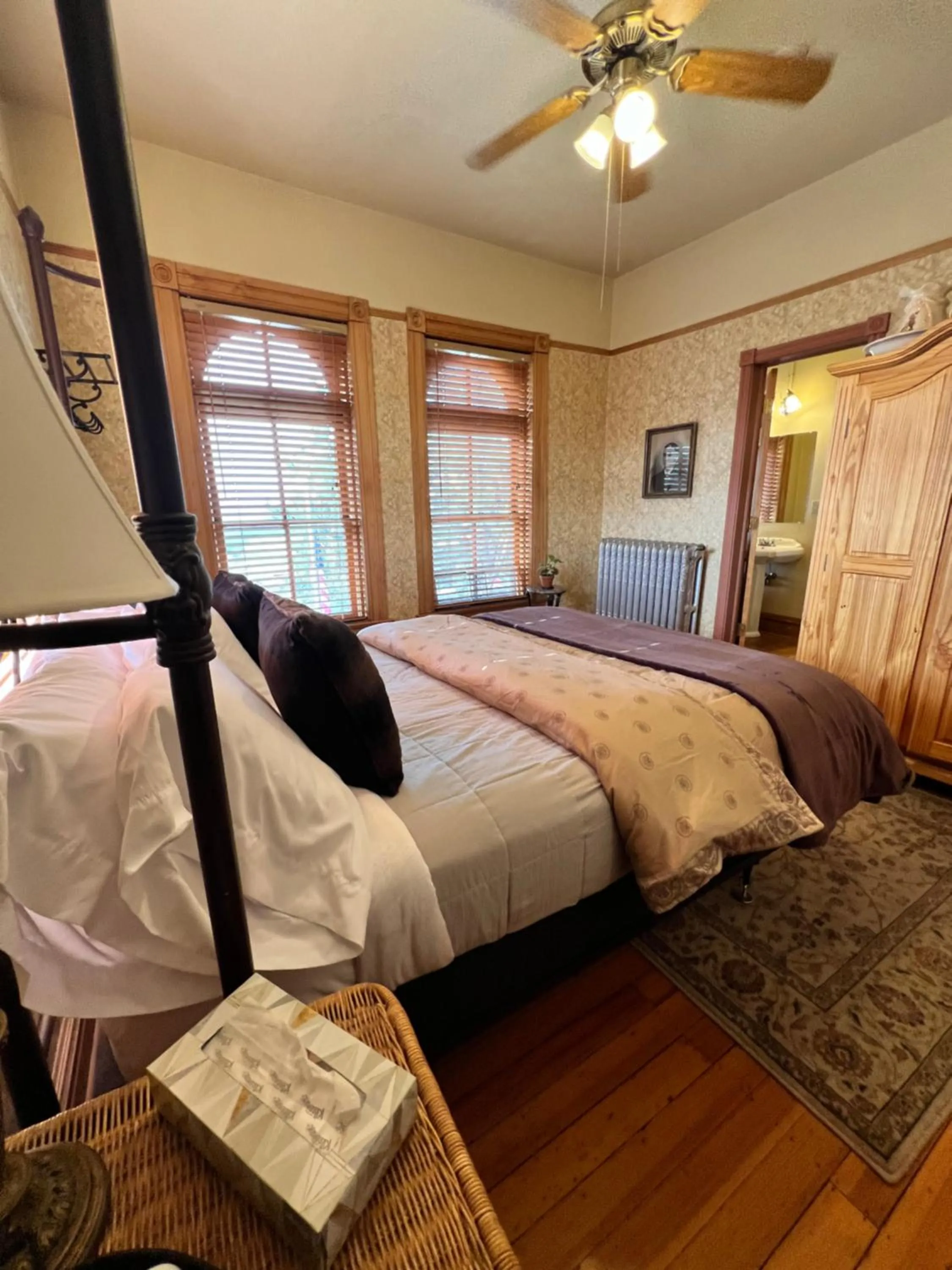 Bedroom in Hotel St Nicholas