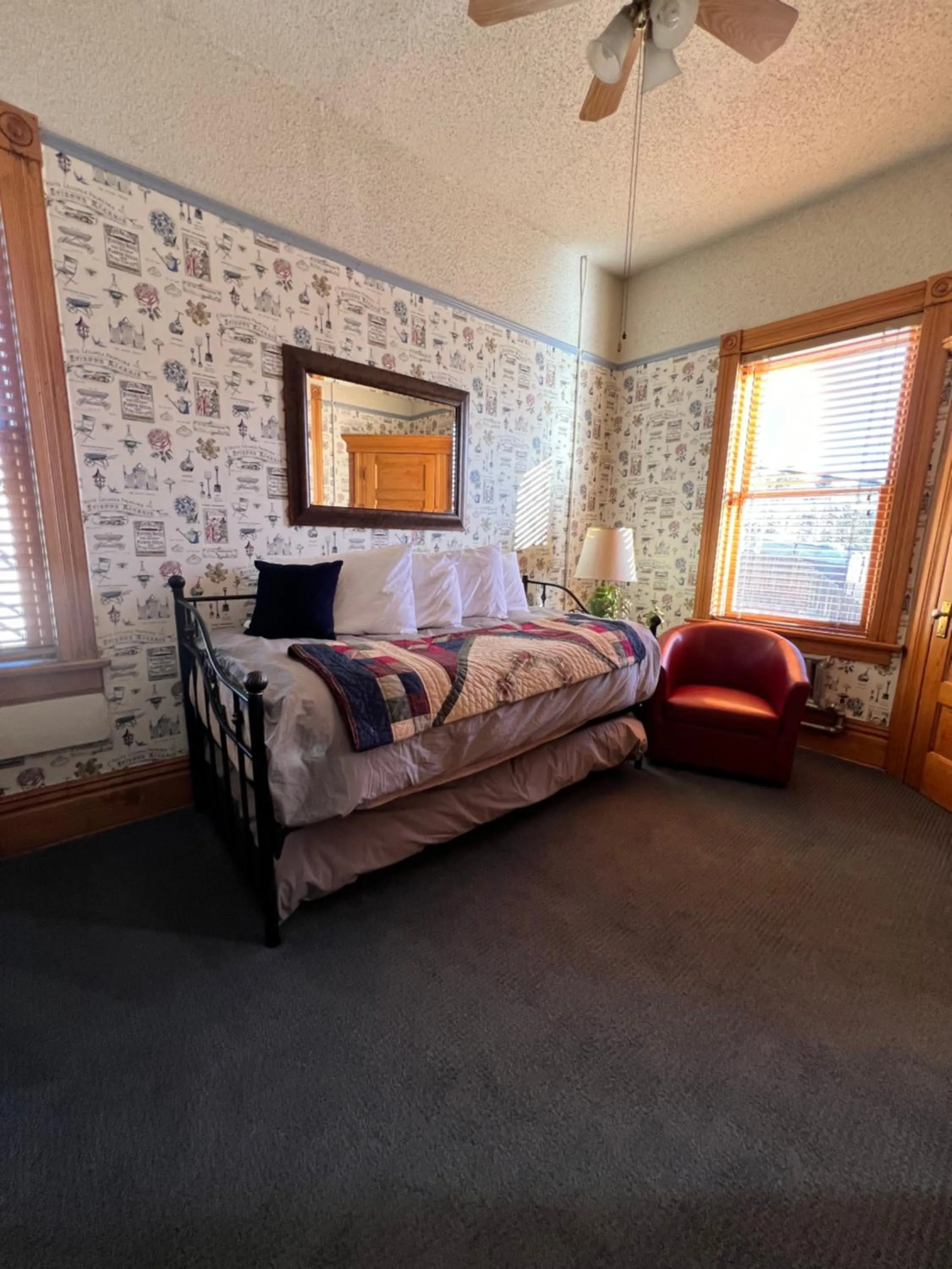 Bed in Hotel St Nicholas