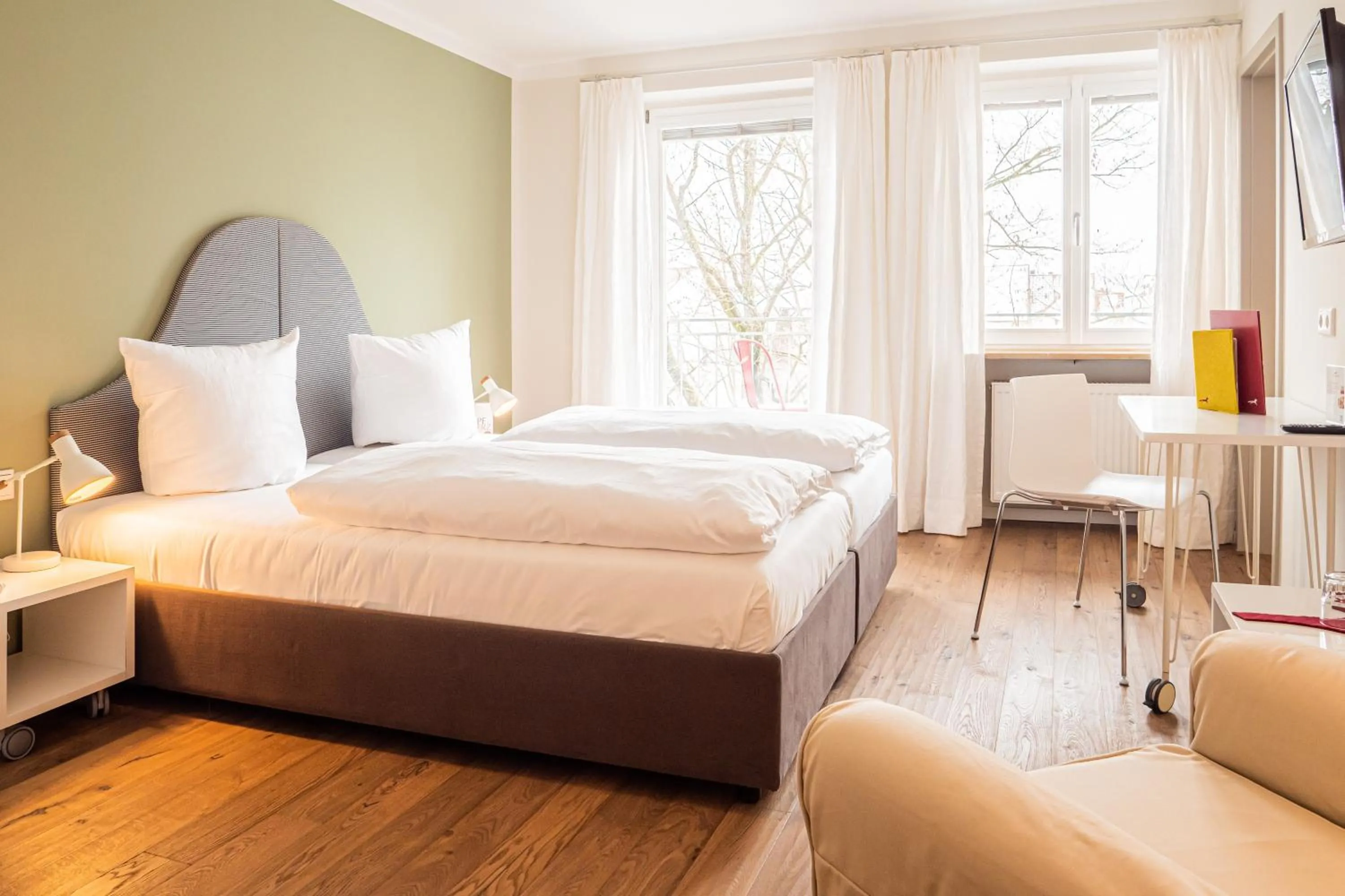 Photo of the whole room, Bed in Fuchsbräu