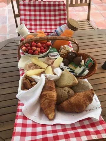 Breakfast in Peso Village