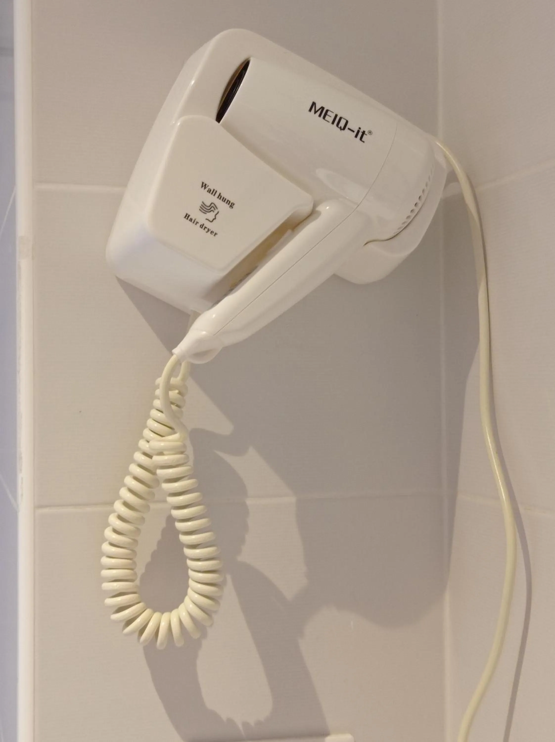 Bathroom in Rome Travellers Hotel