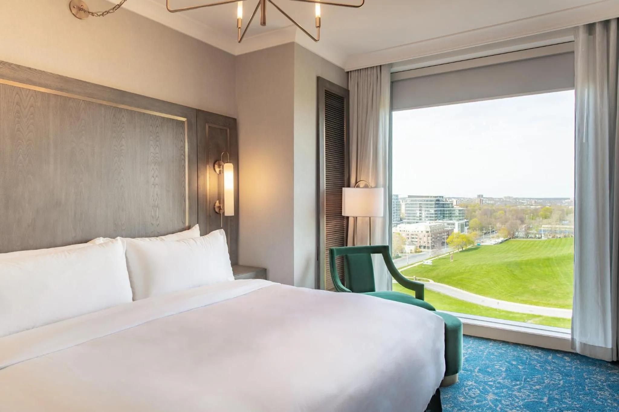 Photo of the whole room, Bed in The Sutton Place Hotel Halifax