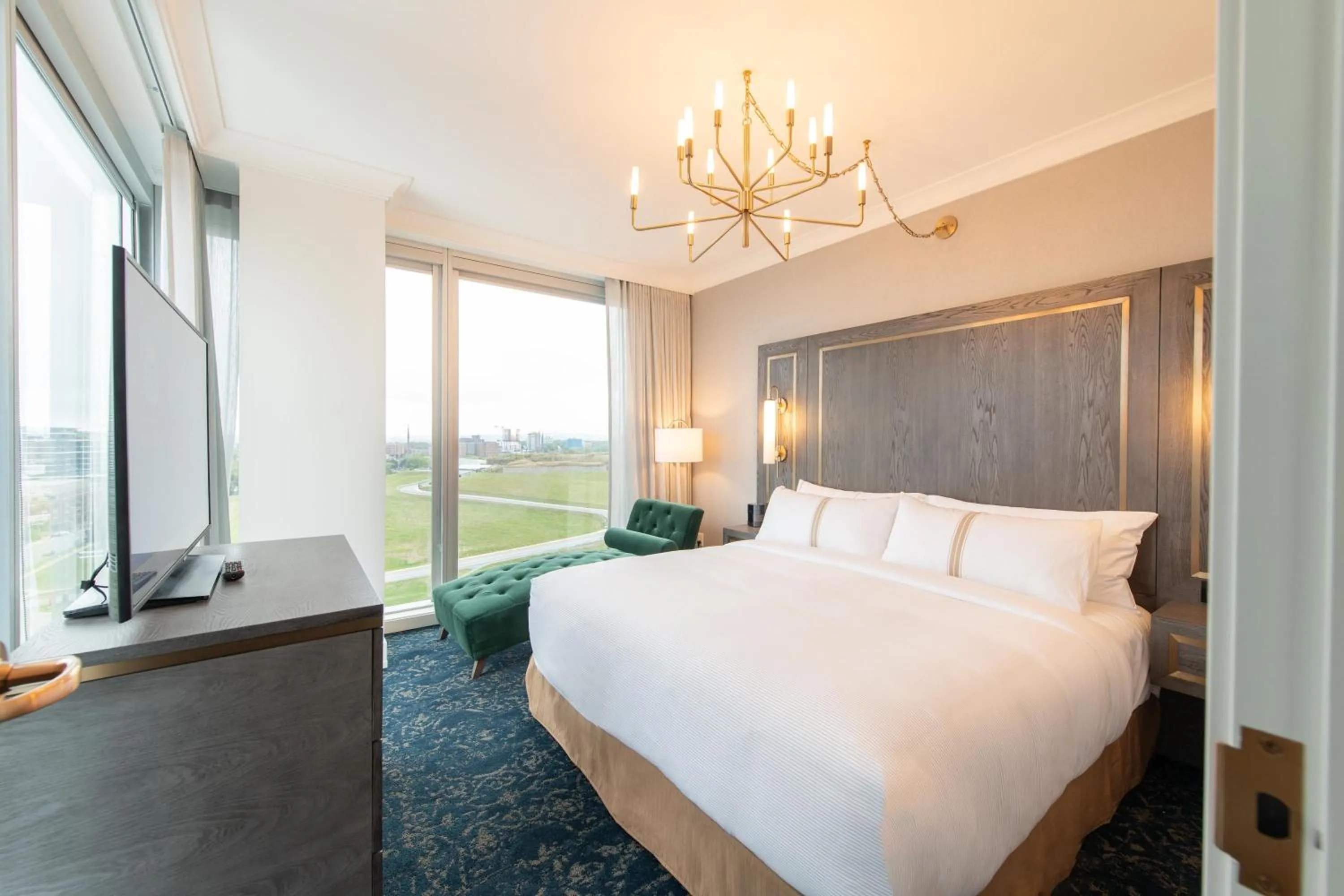 Bedroom, Bed in The Sutton Place Hotel Halifax