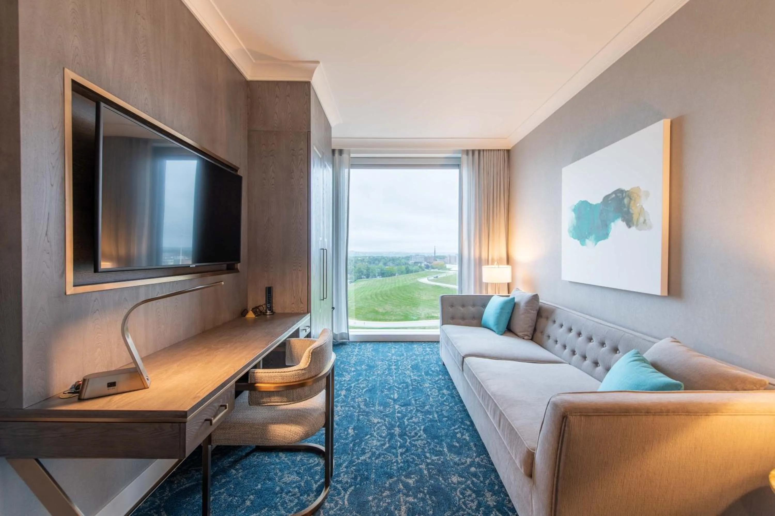 Living room in The Sutton Place Hotel Halifax