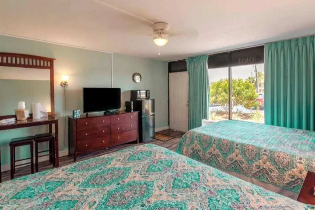 Bed in Benjamin's Pier at Laguna Reef Resort
