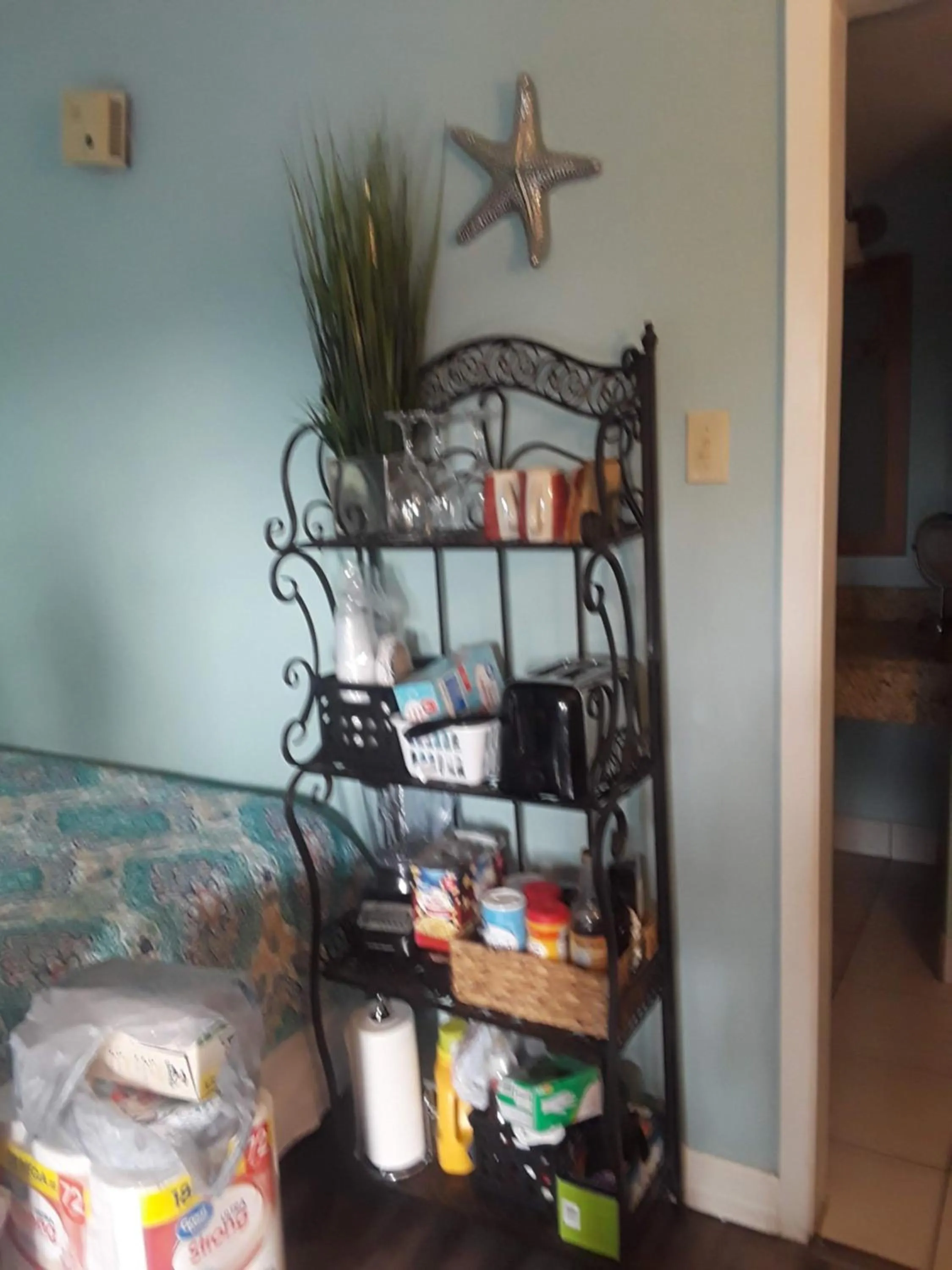 Coffee/tea facilities, Bed in Benjamin's Pier at Laguna Reef Resort