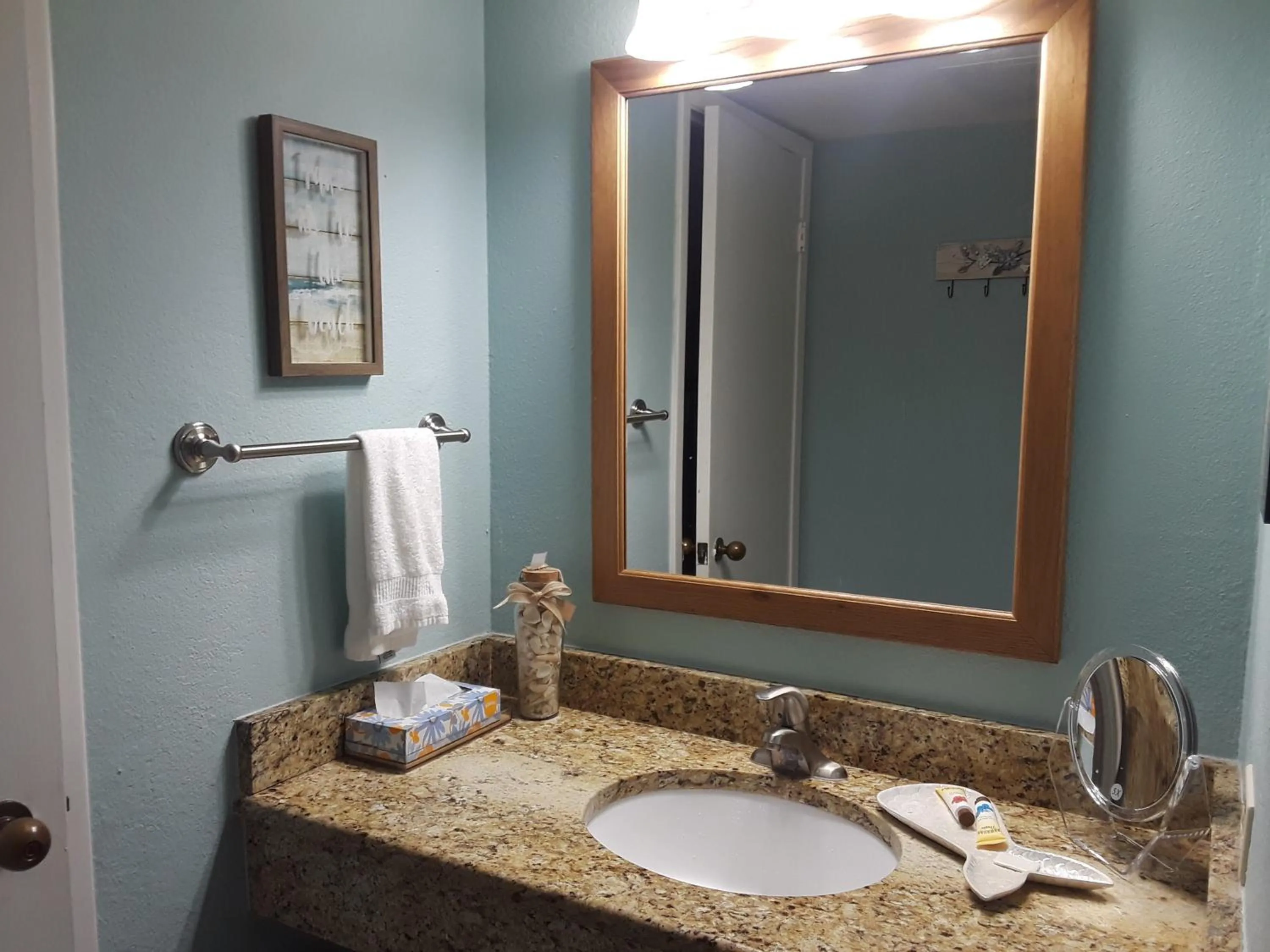 Bathroom in Benjamin's Pier at Laguna Reef Resort