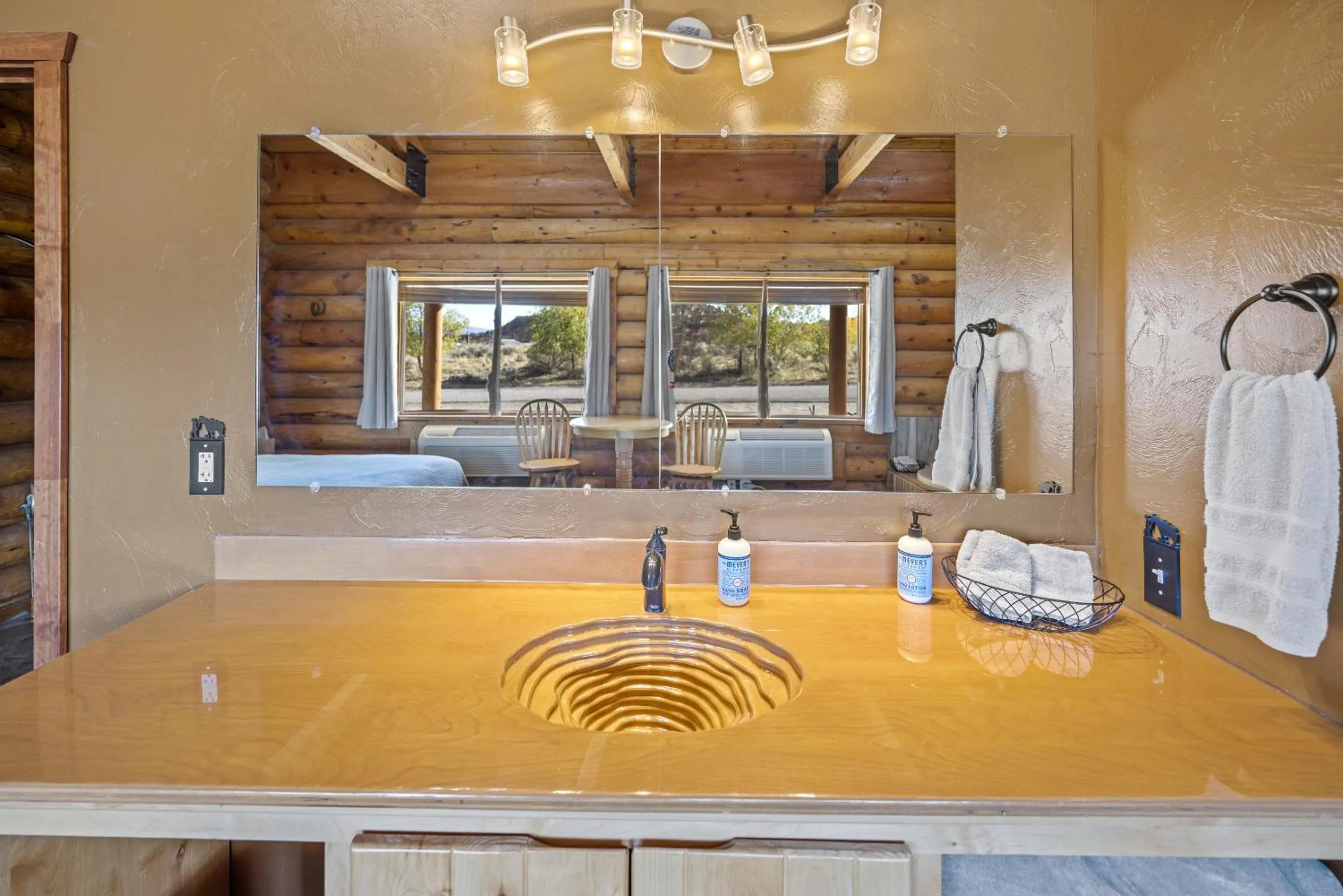 Bathroom in Ponderosa Inn