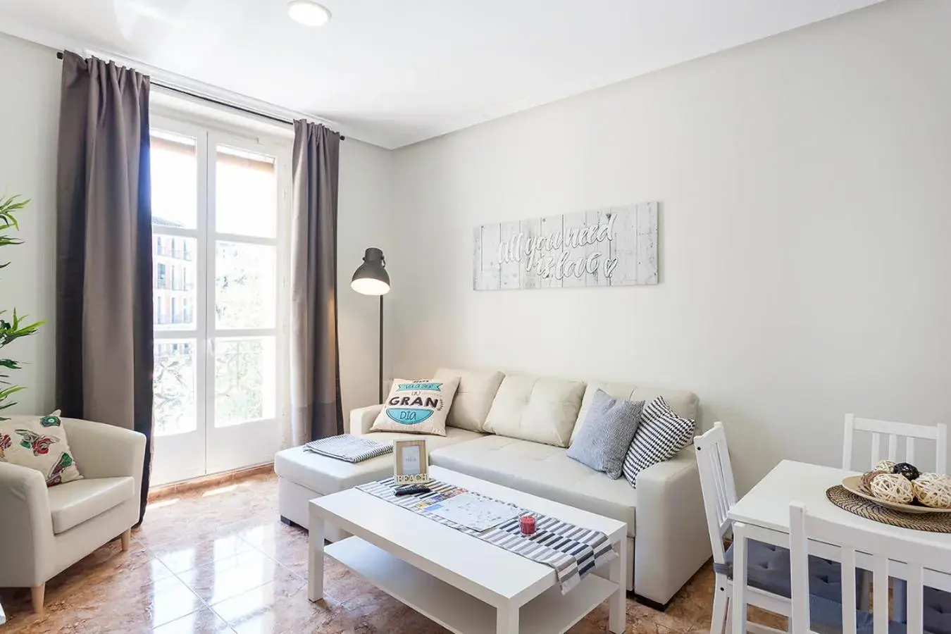 Apartment with Balcony in Boutique Apartments in the Heart of Madrid Apartment with Balcony in Boutique Apartments in the Heart of Madrid