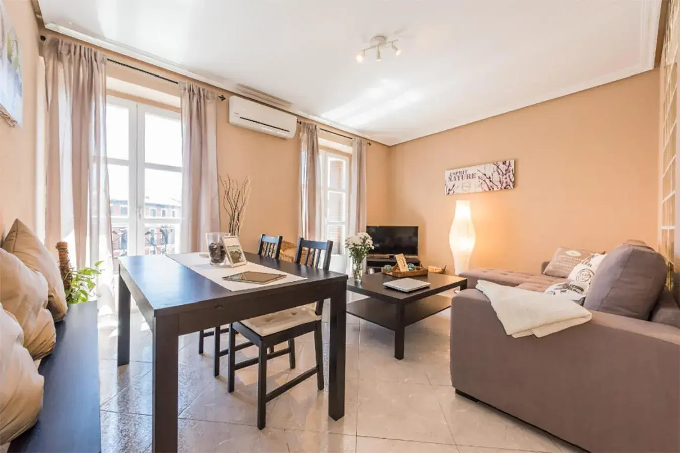 Apartment with Balcony in Boutique Apartments in the Heart of Madrid Apartment with Balcony in Boutique Apartments in the Heart of Madrid