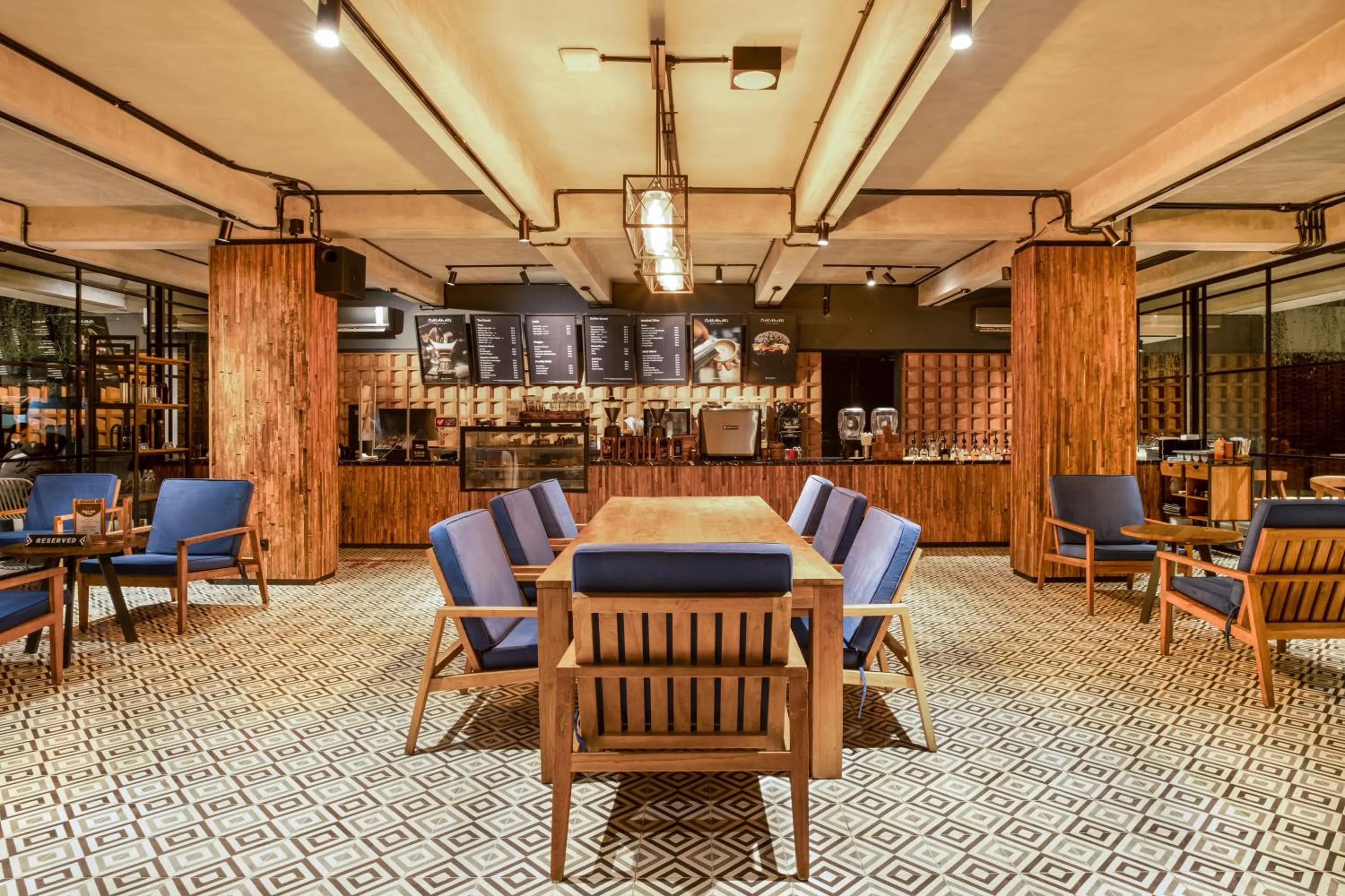 Restaurant/places to eat in JW NAUNGAN COLIVING