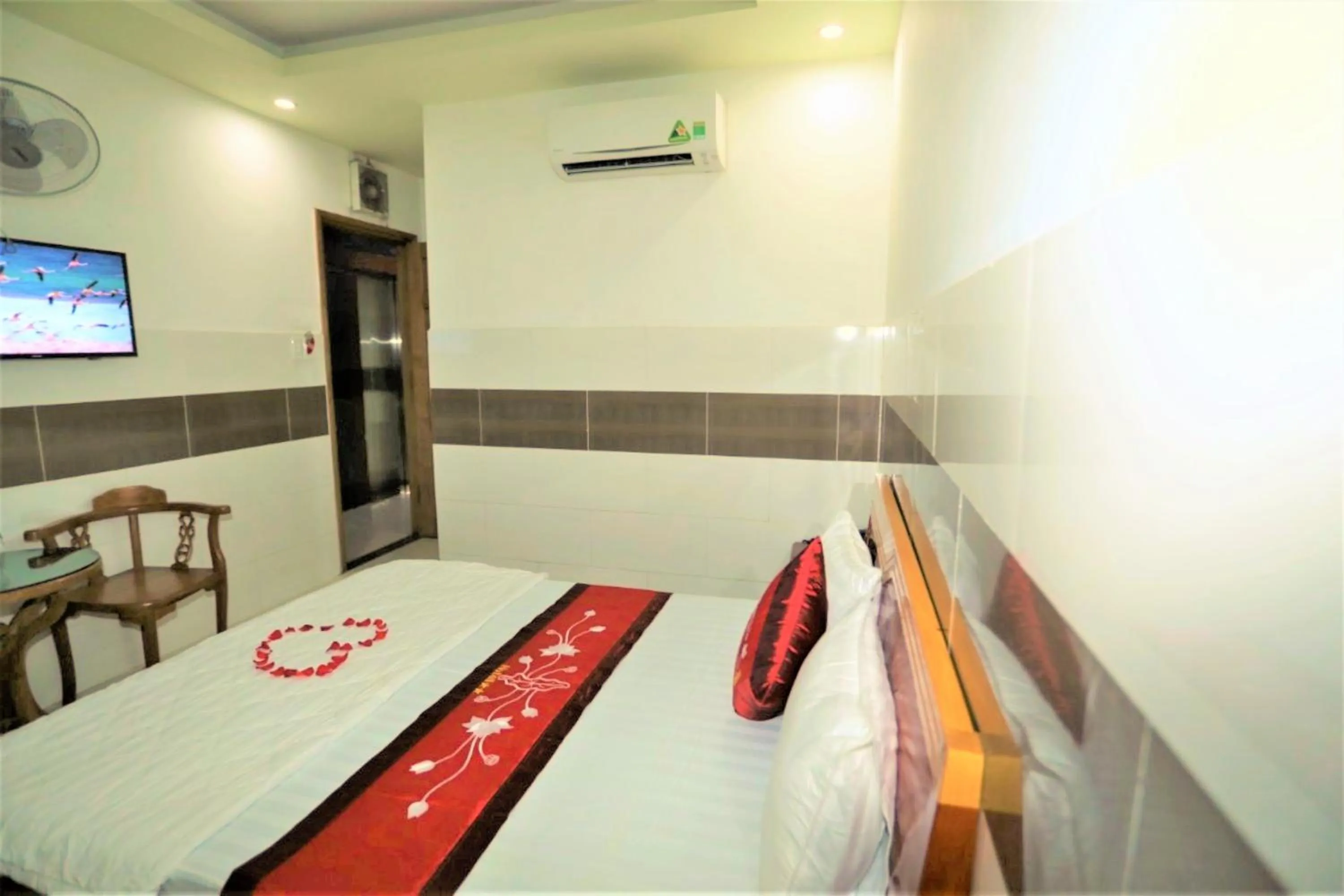 Bed in Dai An Go Vap Hotel