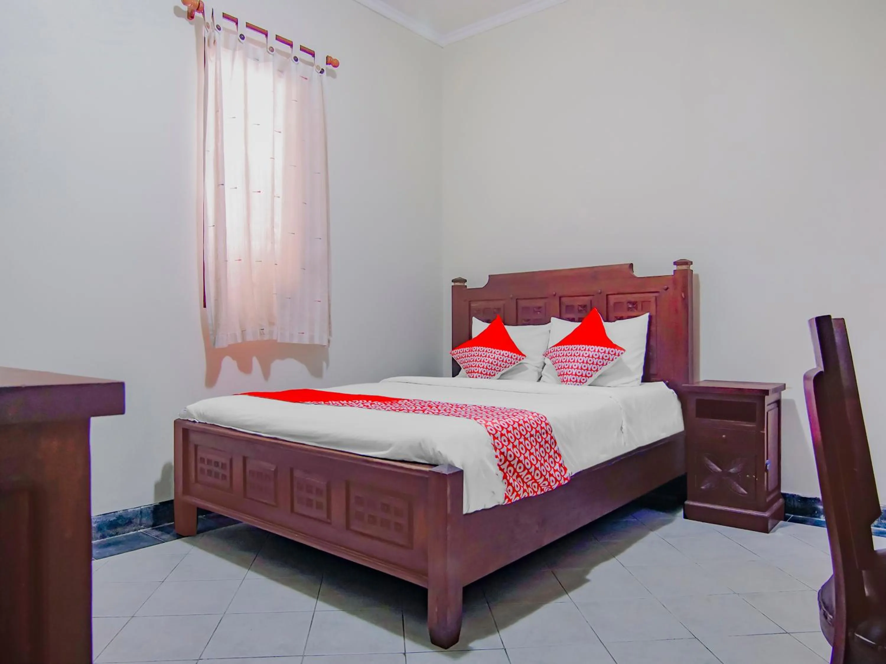 Bedroom, Bed in Hotel O Gayatri Residence