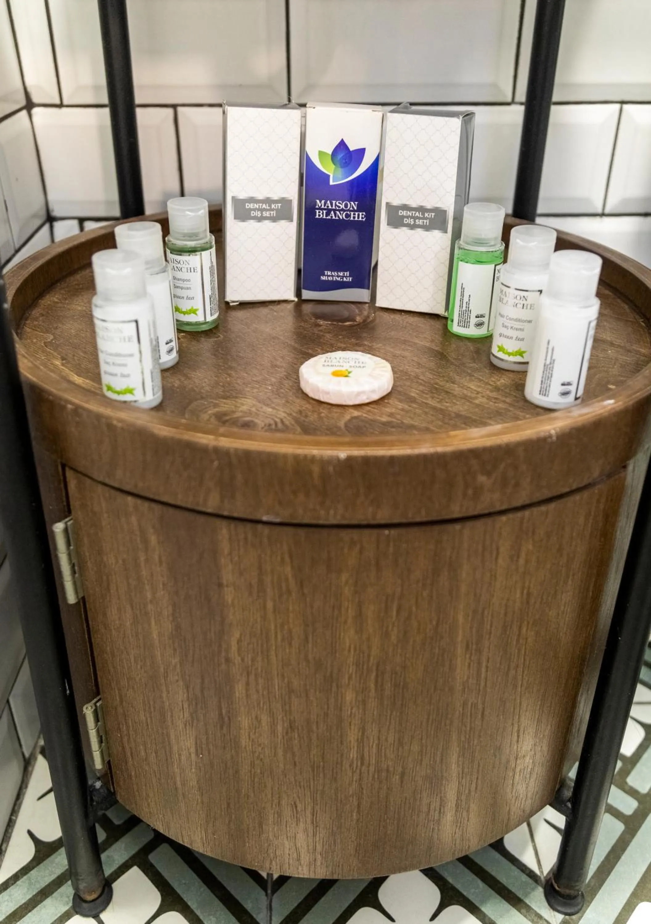 Shower in Pure Blanche Hotel