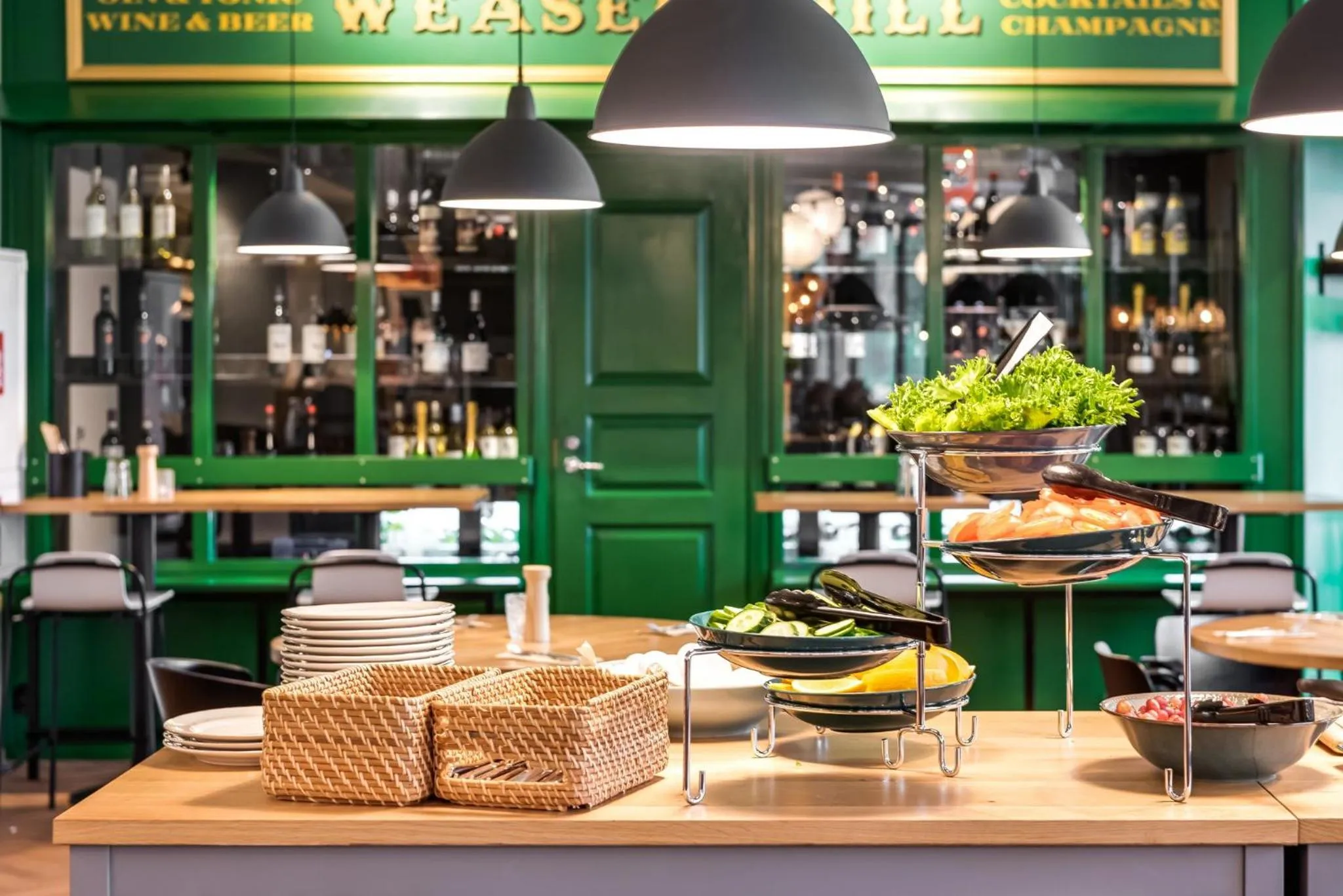 Restaurant/places to eat in Ski-Inn RukaValley