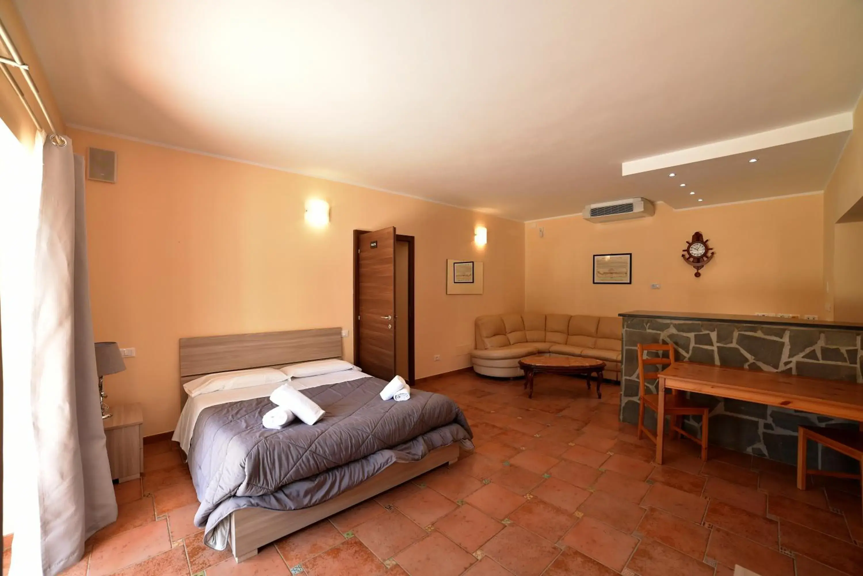 King Room in AIR B&B PLEASANT MOMENTS King Room in AIR B&B PLEASANT MOMENTS