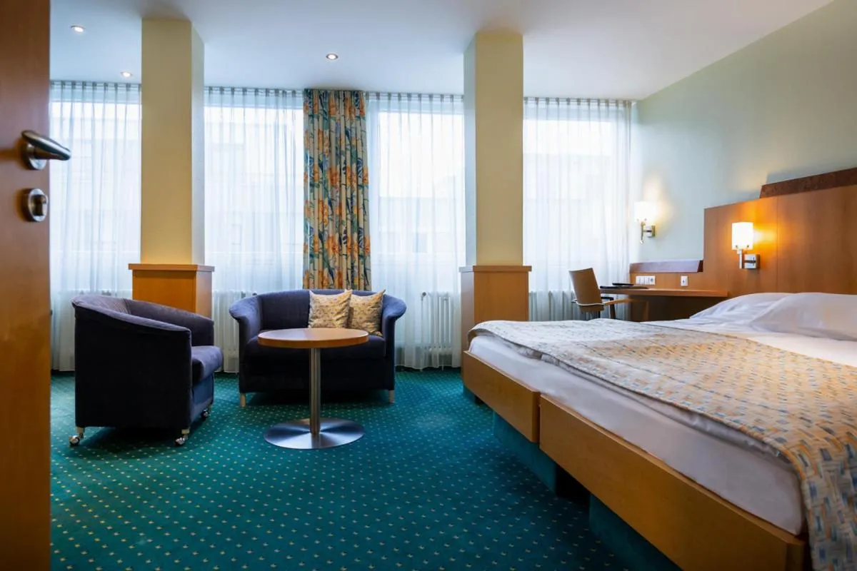 Photo of the whole room, Bed in Kronenhotel