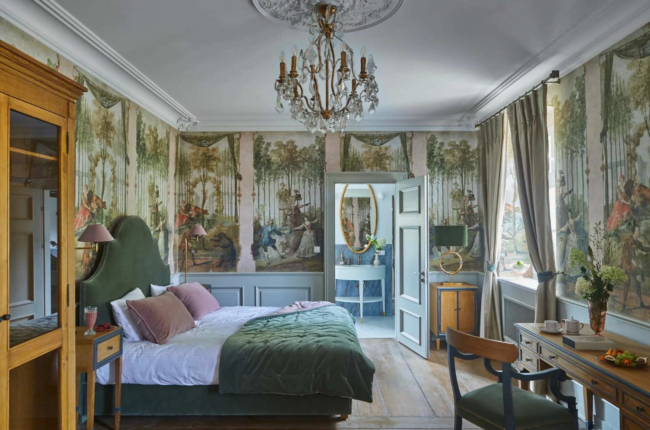 Bed in Zamek Sarny - Schloss Scharfeneck