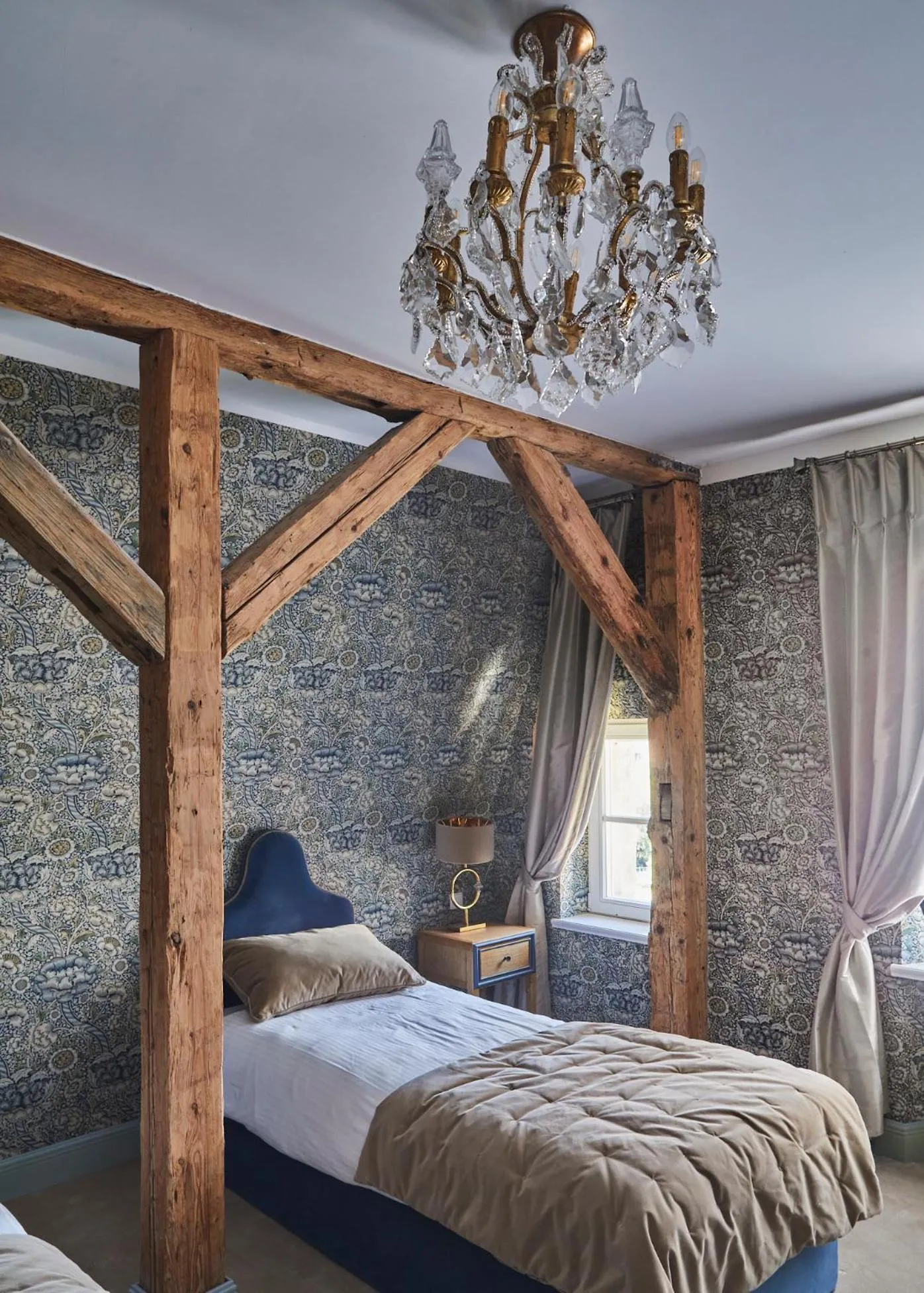 Bed in Zamek Sarny - Schloss Scharfeneck