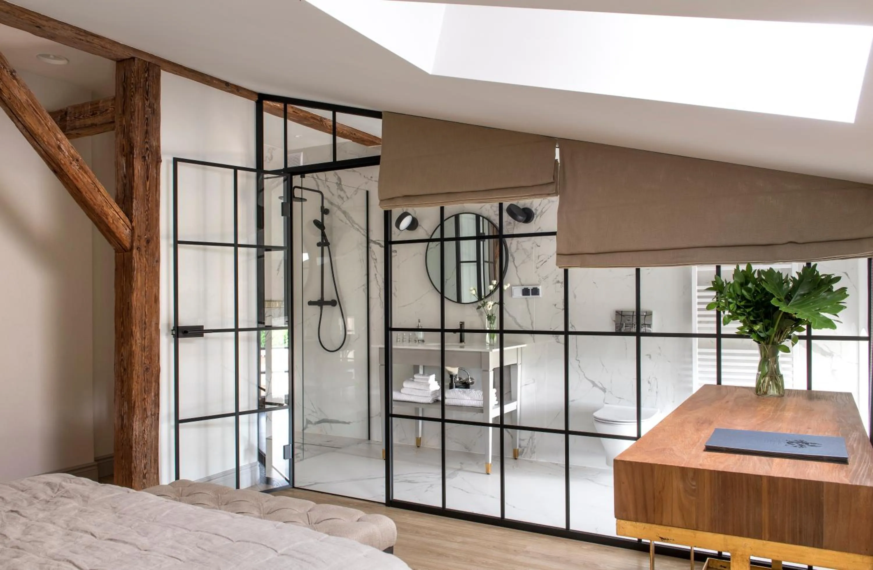 Bathroom, Bed in Zamek Sarny - Schloss Scharfeneck