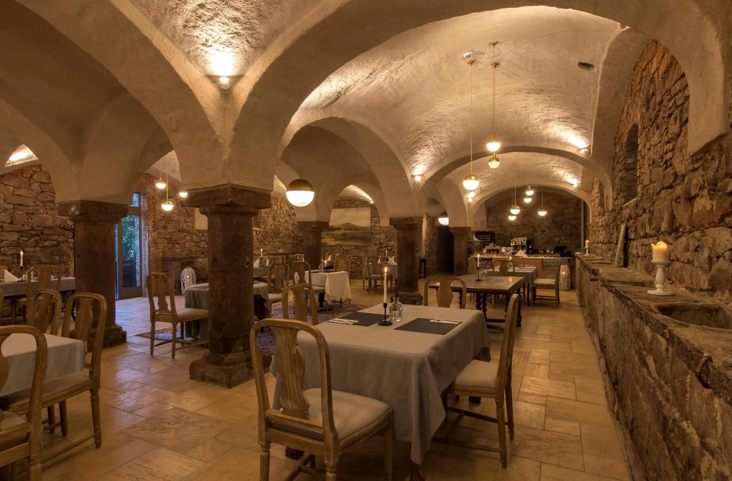 Restaurant/places to eat in Zamek Sarny - Schloss Scharfeneck