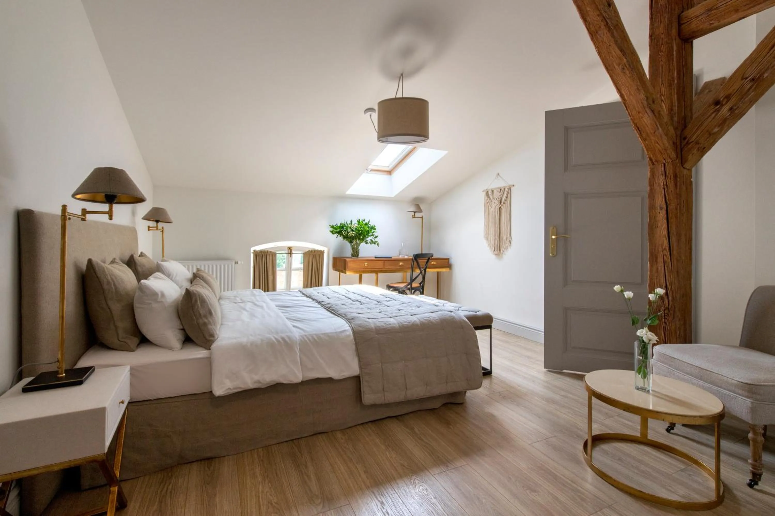 Bed in Zamek Sarny - Schloss Scharfeneck