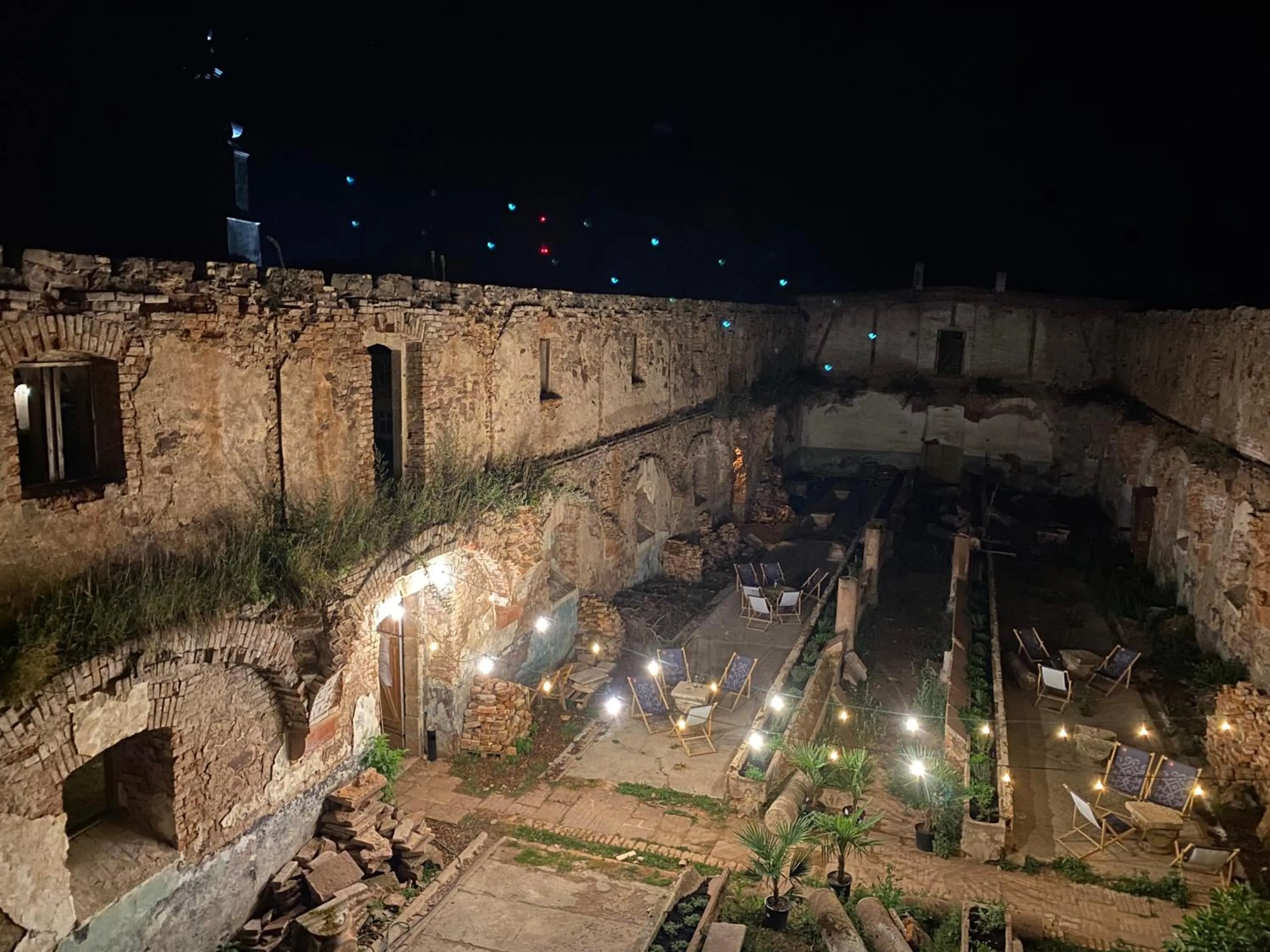 Area and facilities in Zamek Sarny - Schloss Scharfeneck