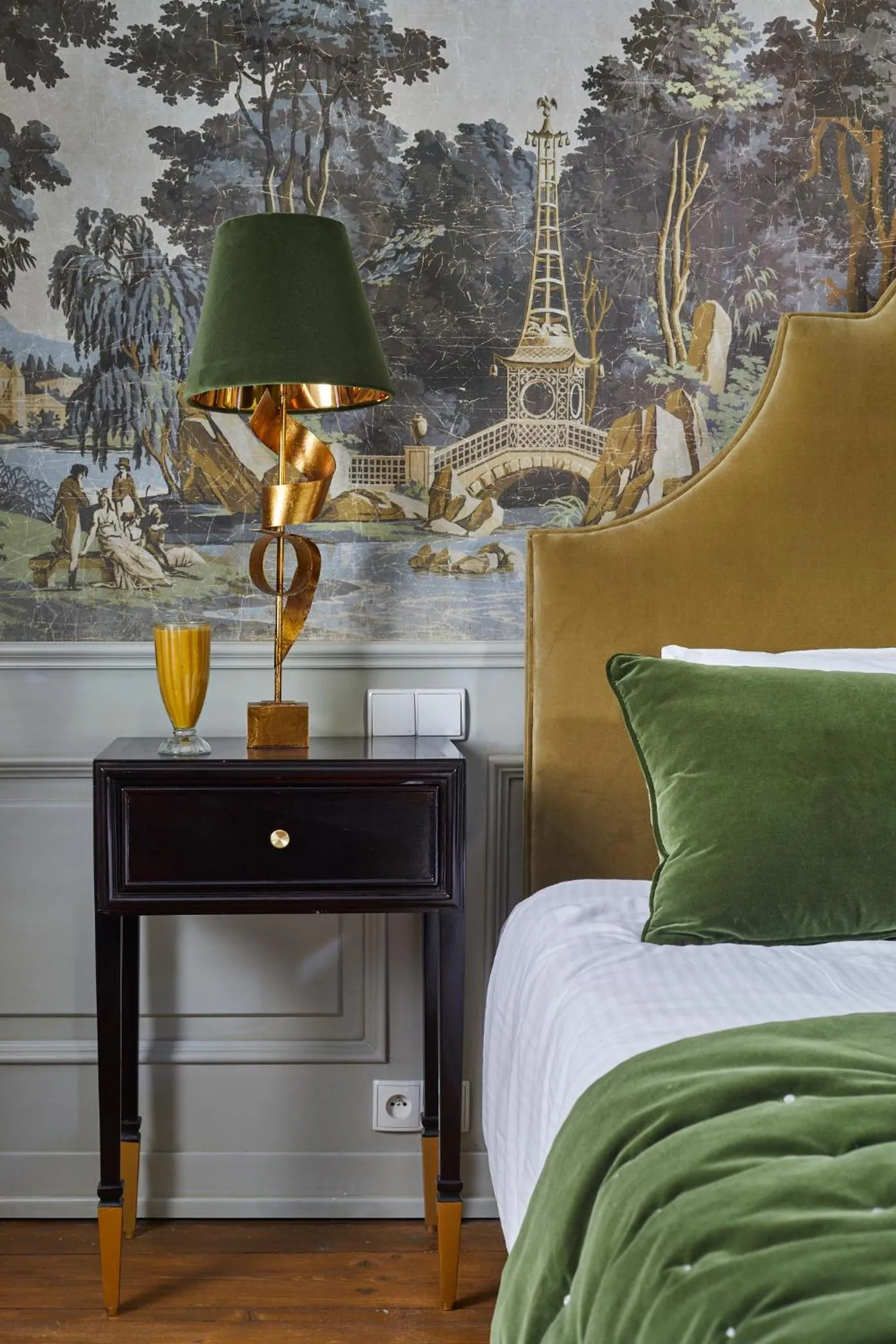 Decorative detail, Bed in Zamek Sarny - Schloss Scharfeneck