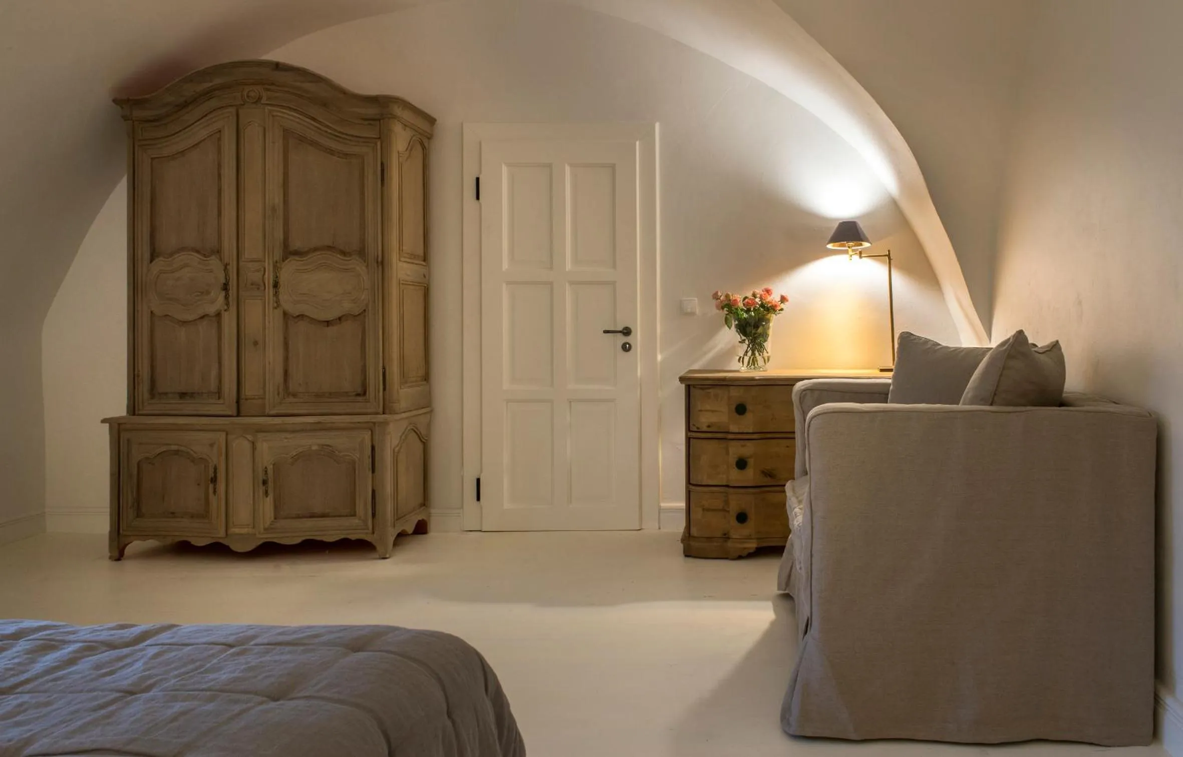 Bed in Zamek Sarny - Schloss Scharfeneck