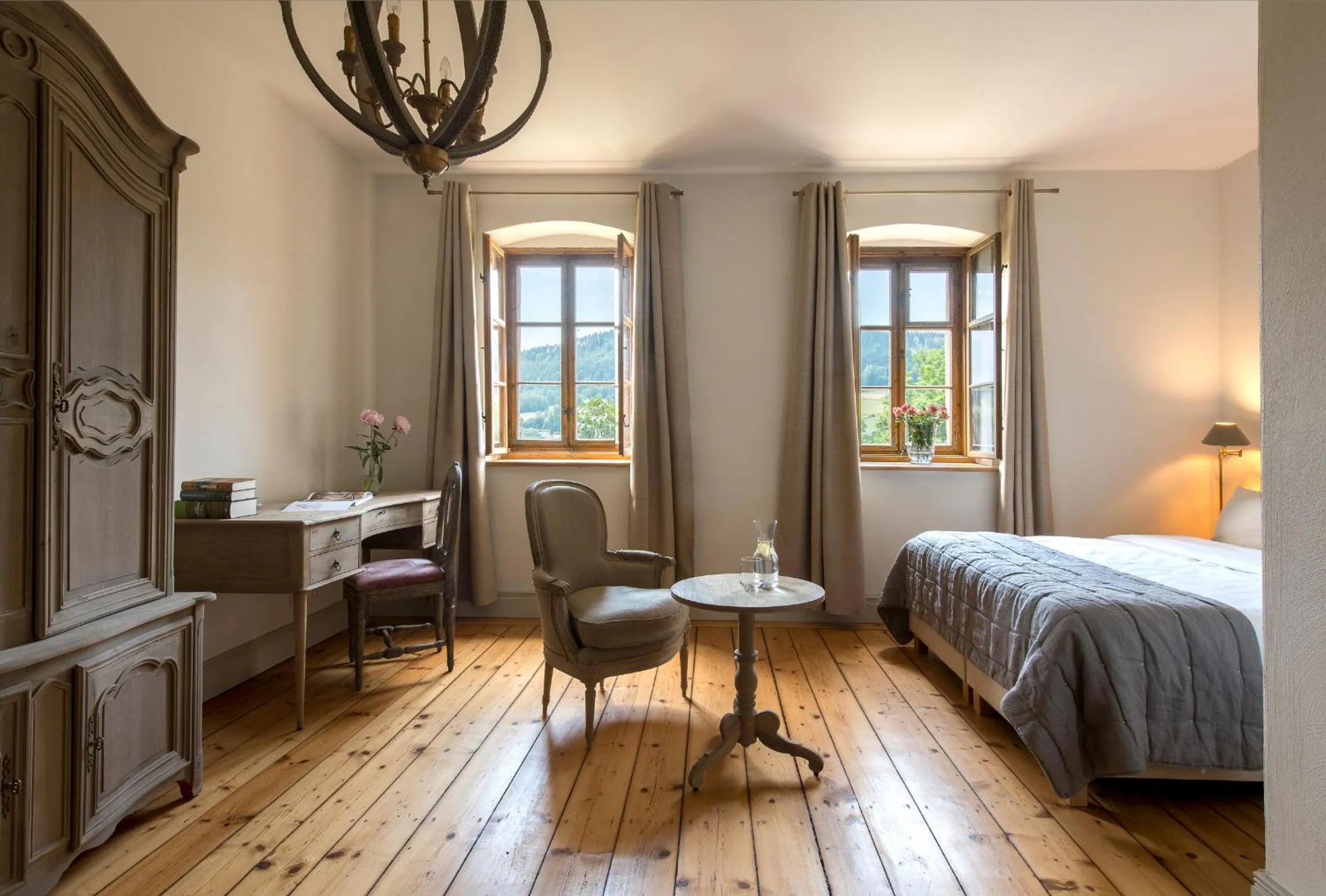 Photo of the whole room, Bed in Zamek Sarny - Schloss Scharfeneck