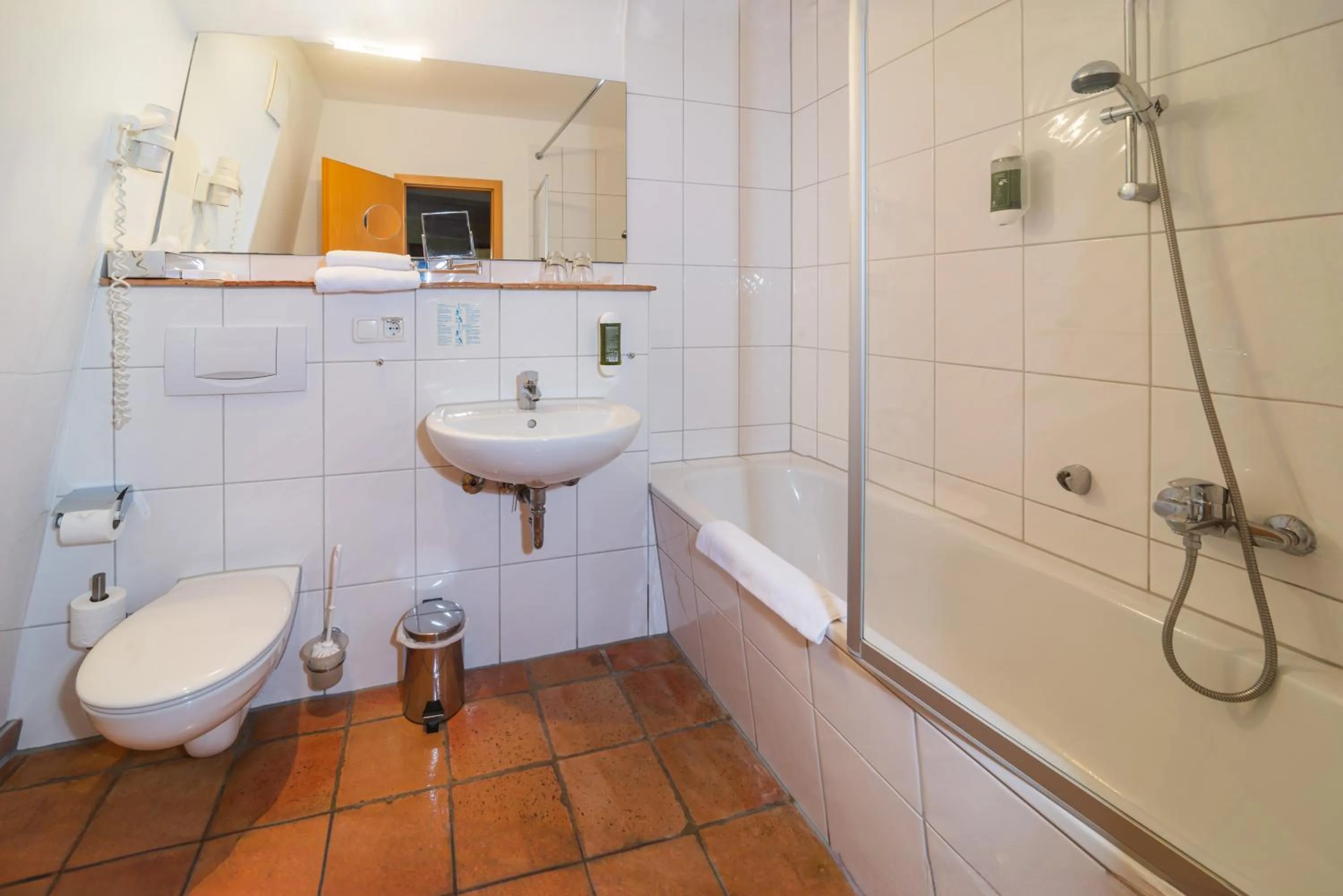 Bathroom in Hotel Erbenhof