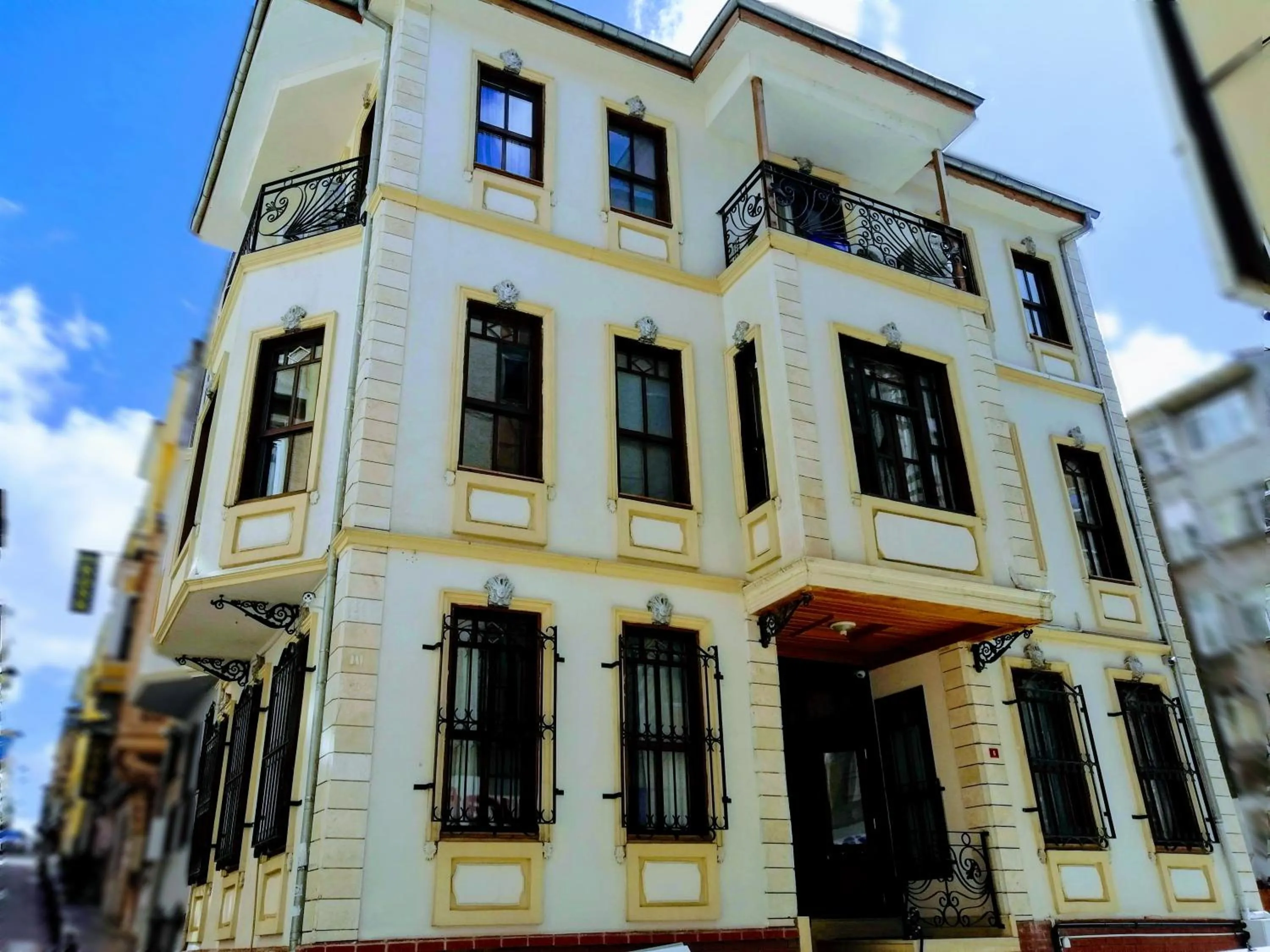 Property Building in Masal suite