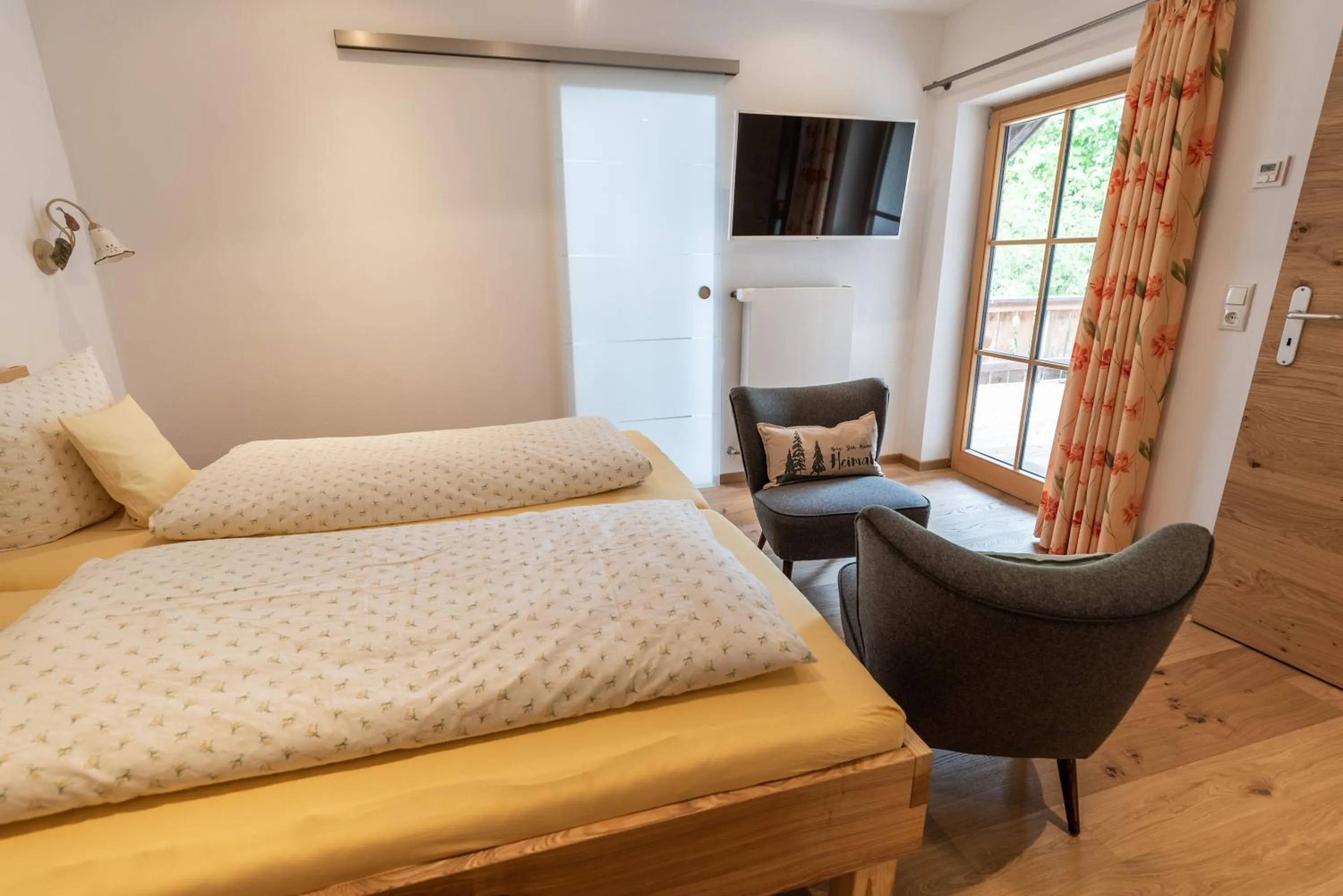 Bed in Gästehaus Neu am Passionstheater