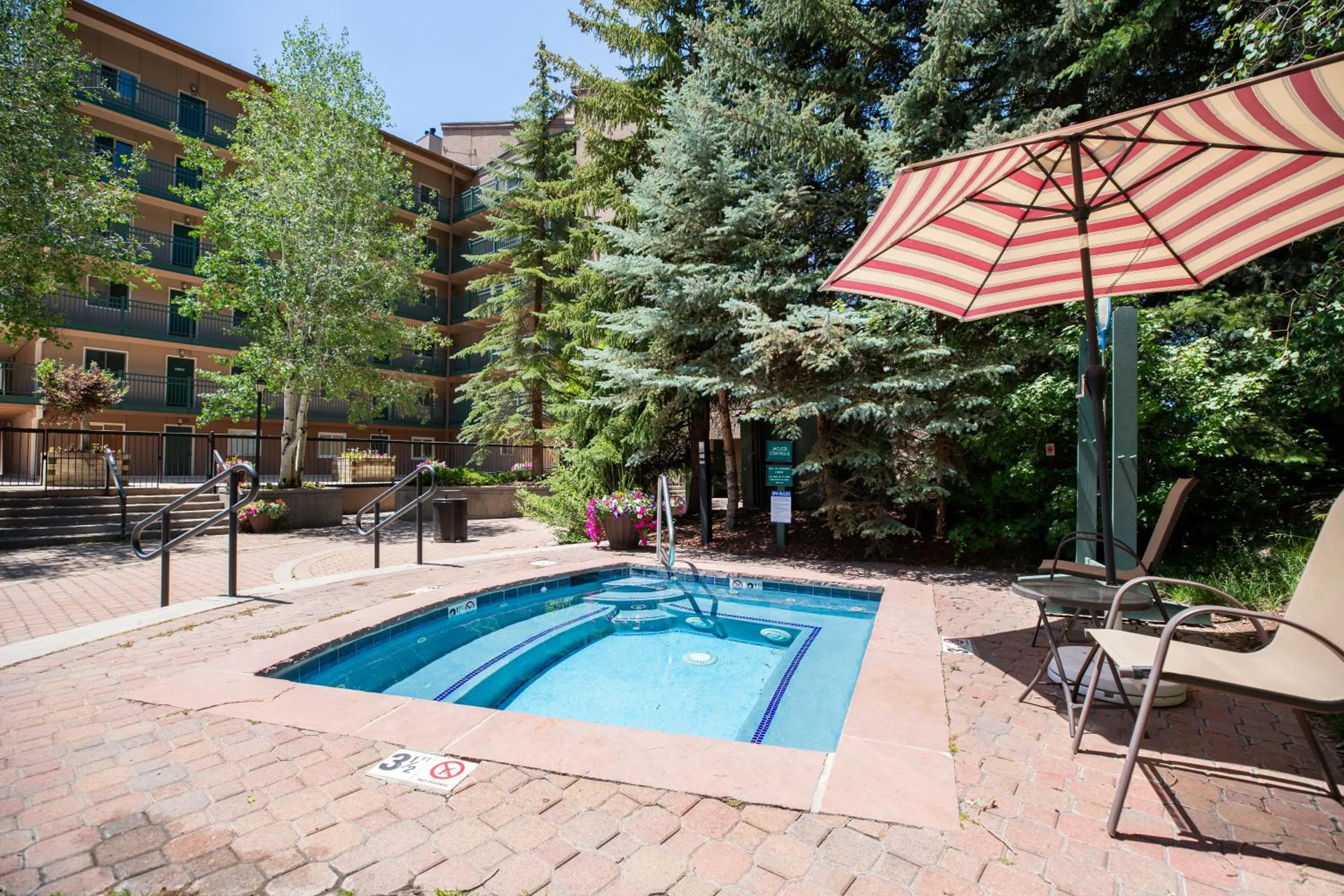 Vantage Point Lionshead by Vail Realty