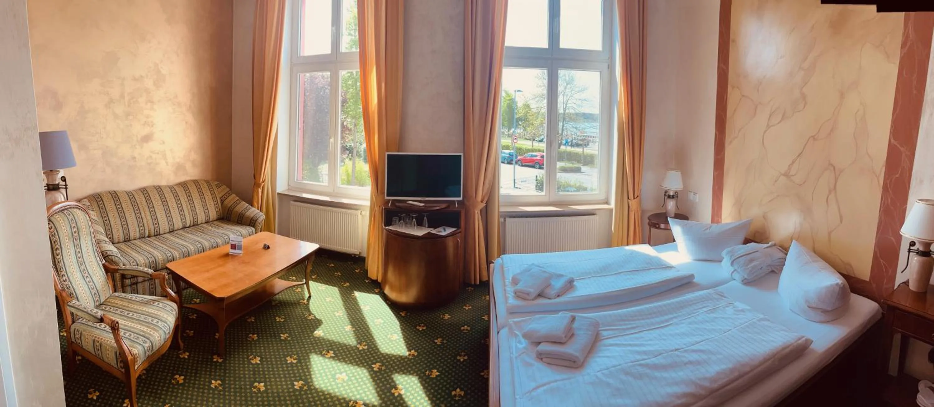 Bed in Waren Müritz Hotel Harmonie