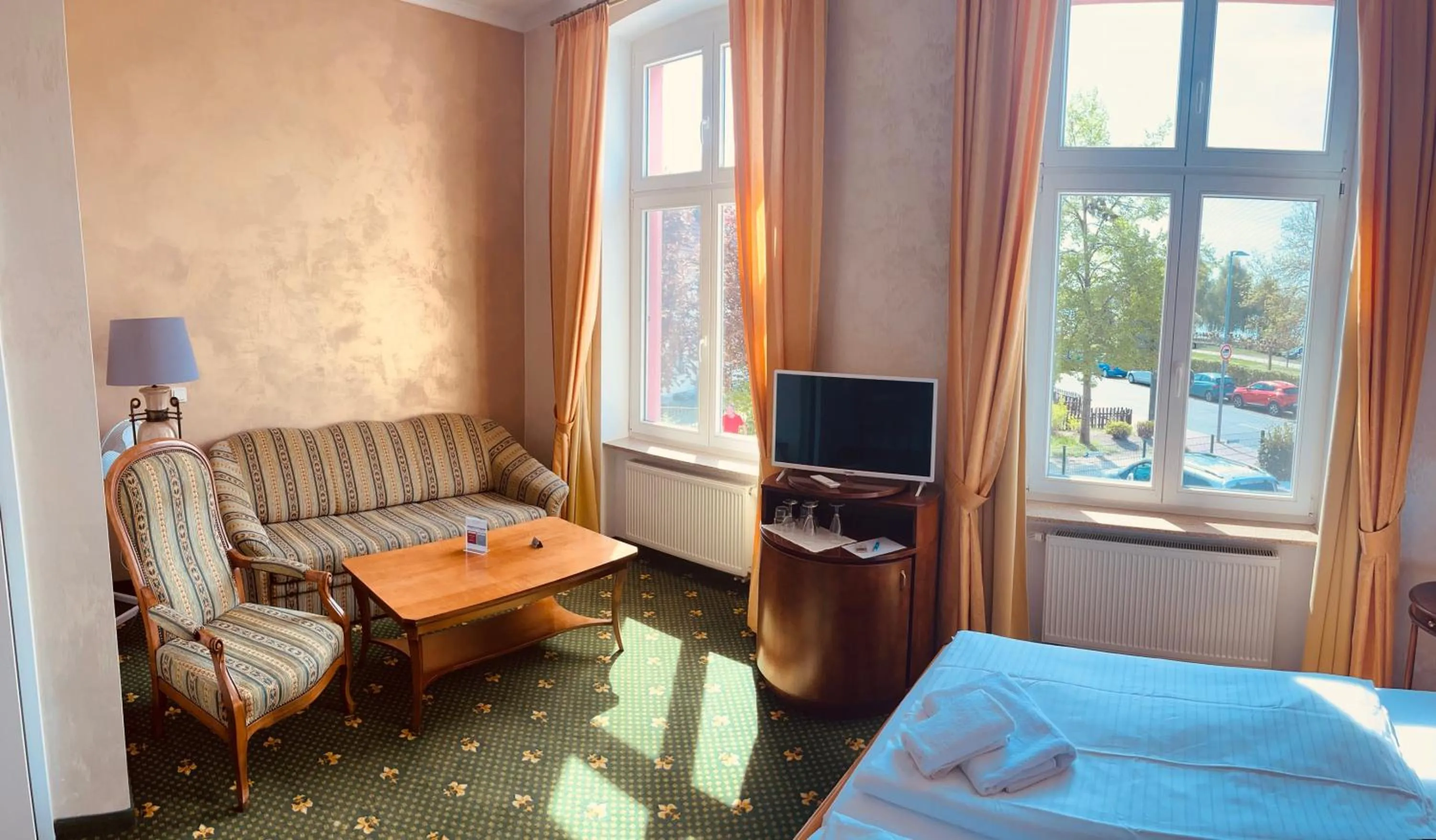 Bed in Waren Müritz Hotel Harmonie