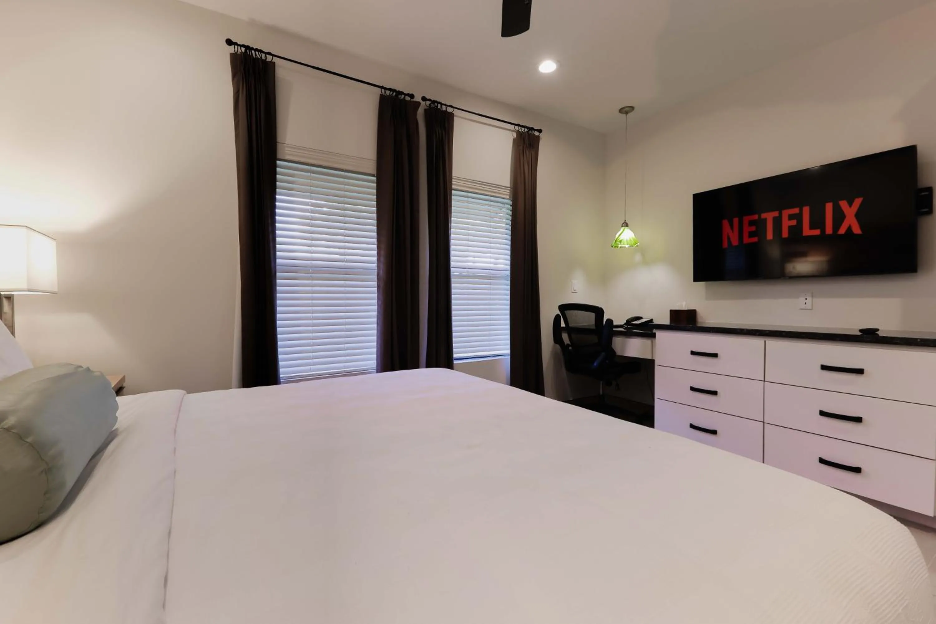 Photo of the whole room, Bed in The Bungalows on Shary