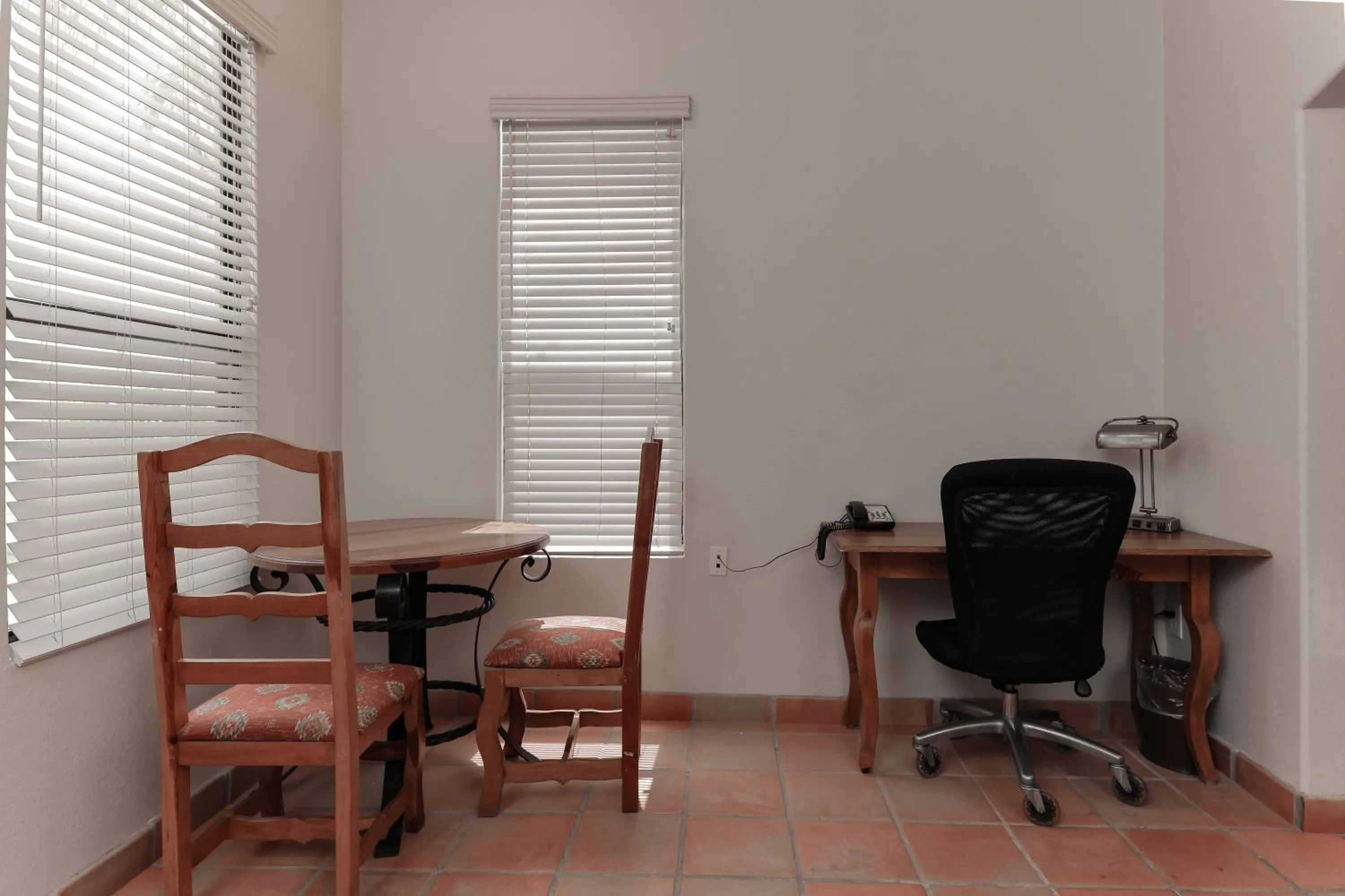 Dining area in The Bungalows on Shary