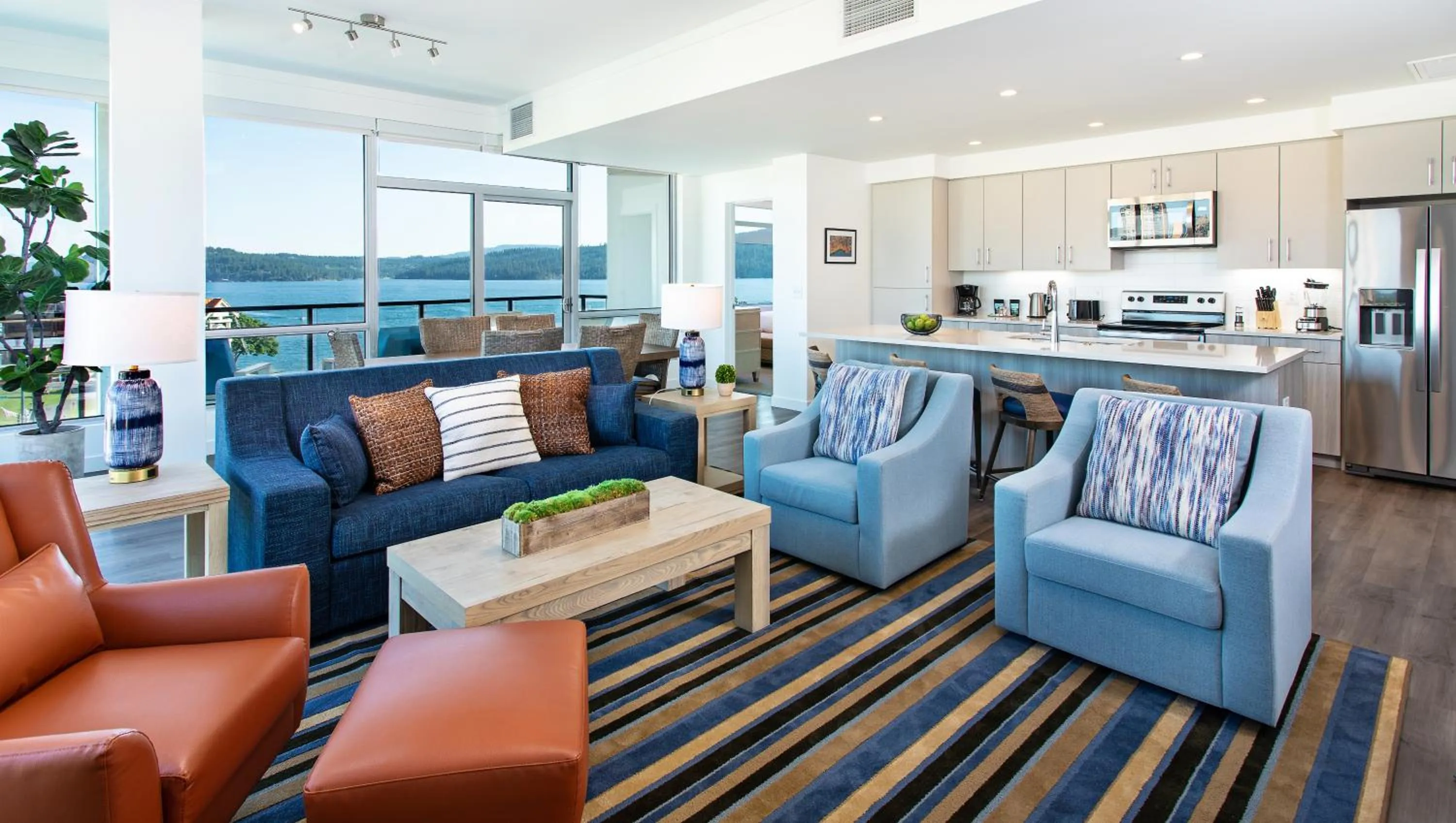 Kitchen or kitchenette in One Lakeside