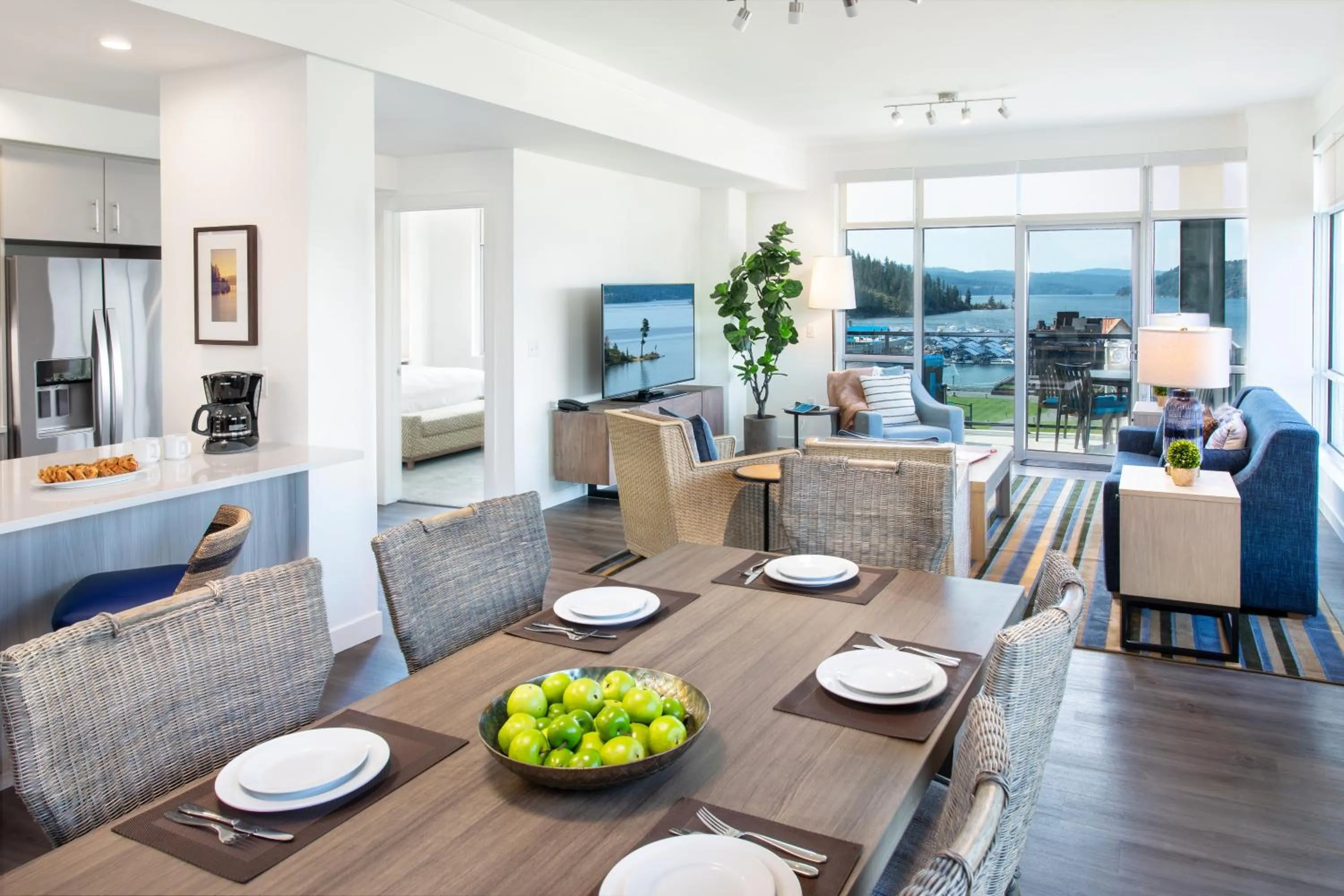 Dining area in One Lakeside