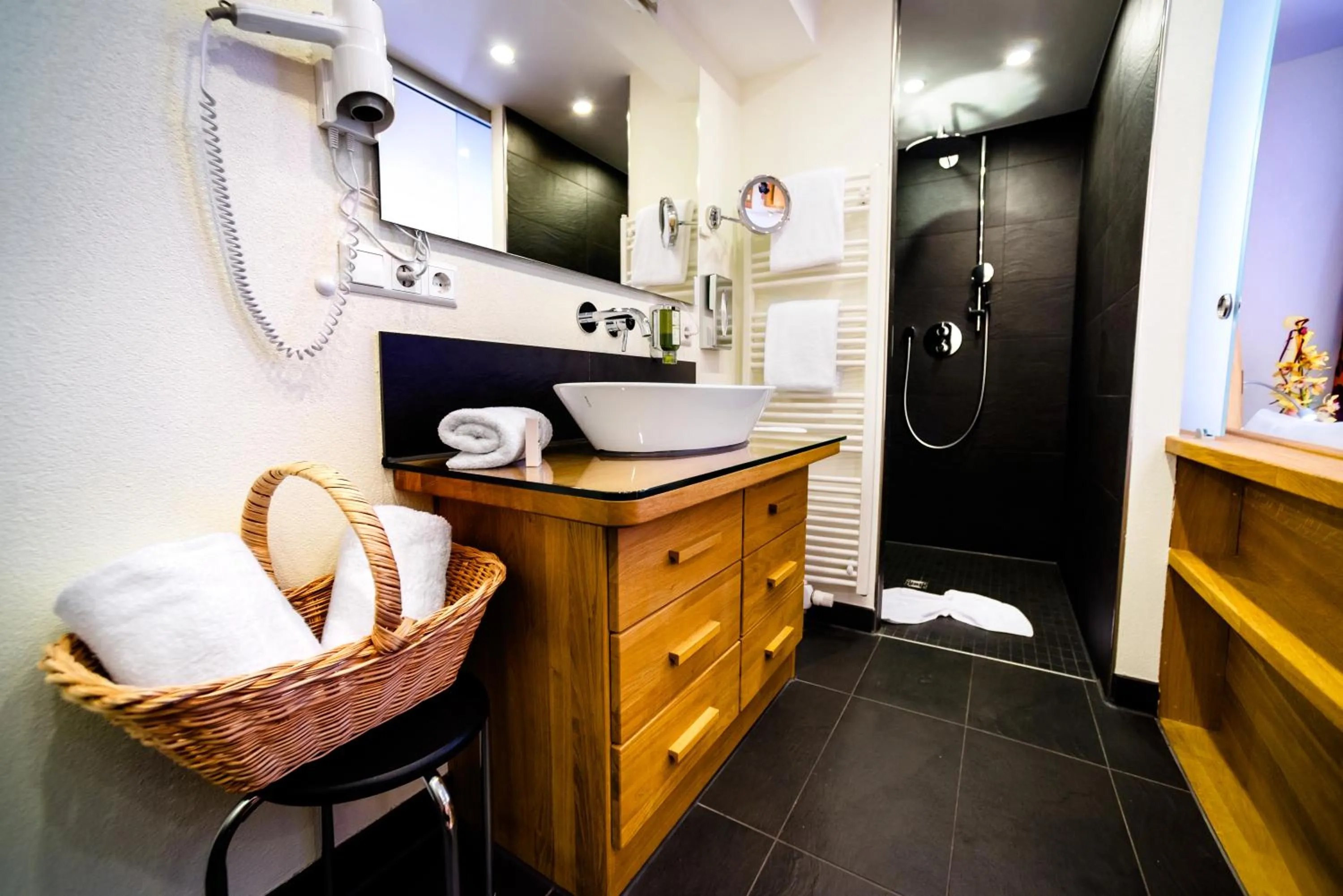 Bathroom in Holzschuhs Schwarzwaldhotel