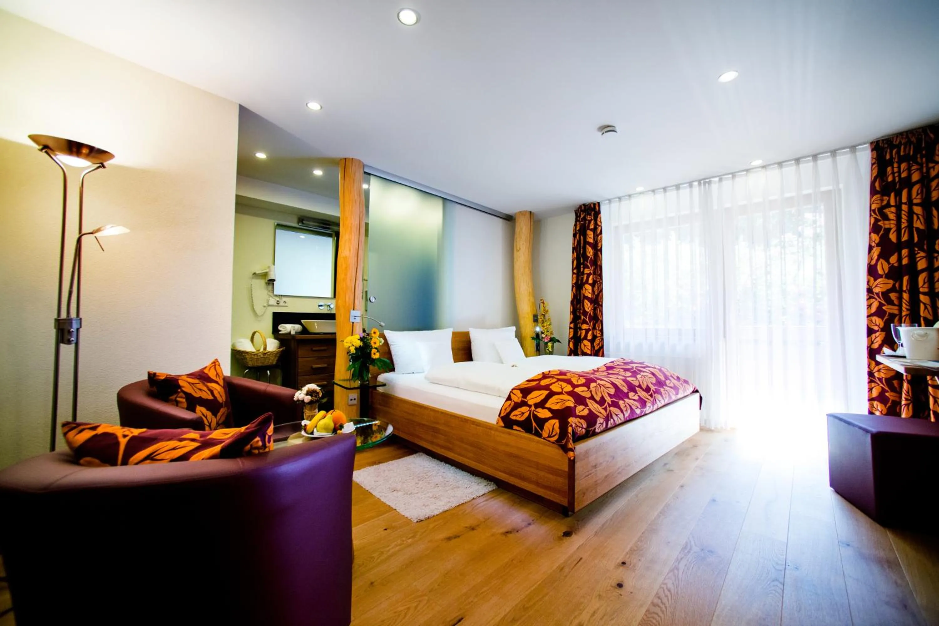 Photo of the whole room, Bed in Holzschuhs Schwarzwaldhotel