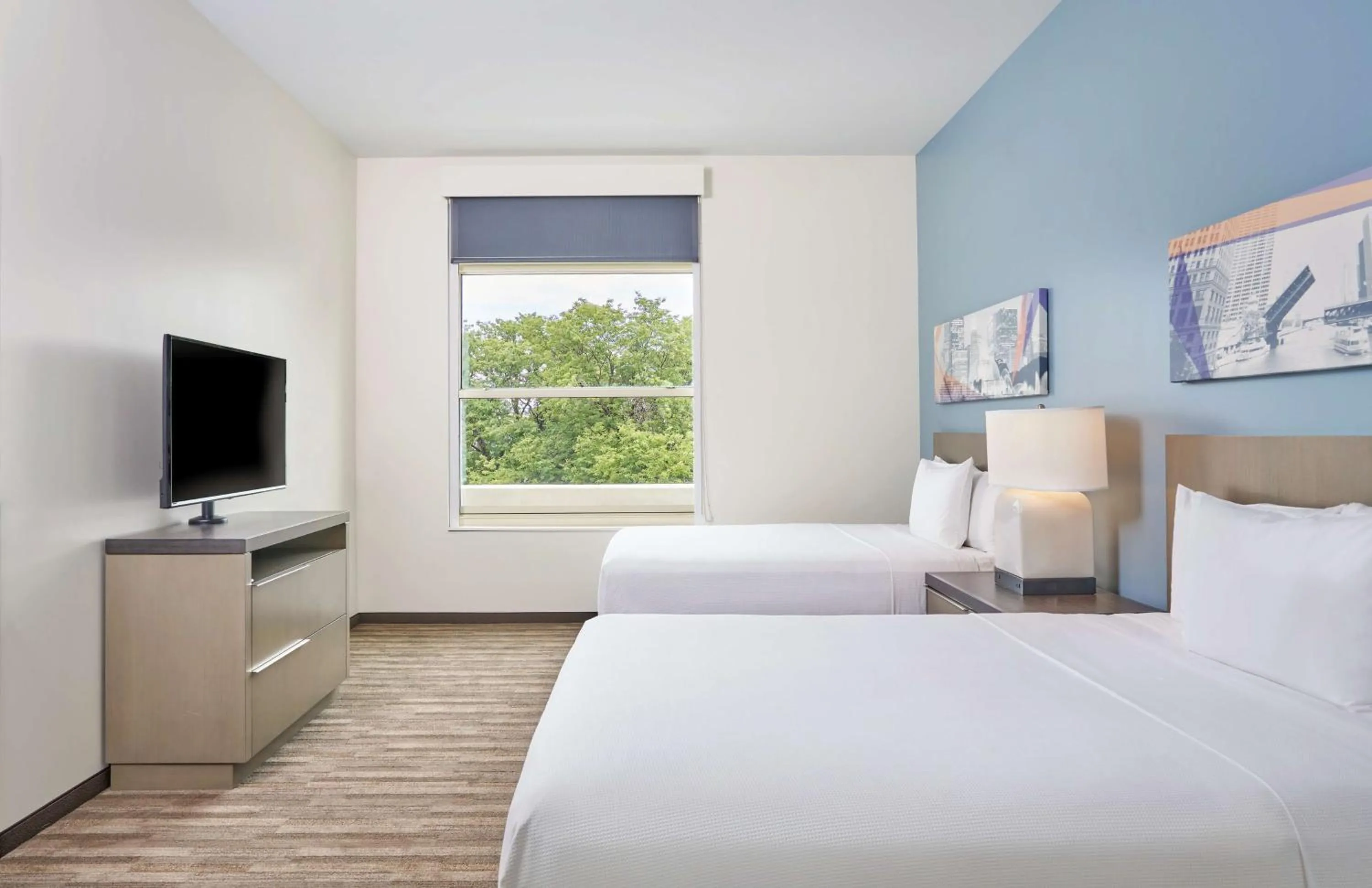 Photo of the whole room, Bed in Hyatt House Chicago Medical/University District