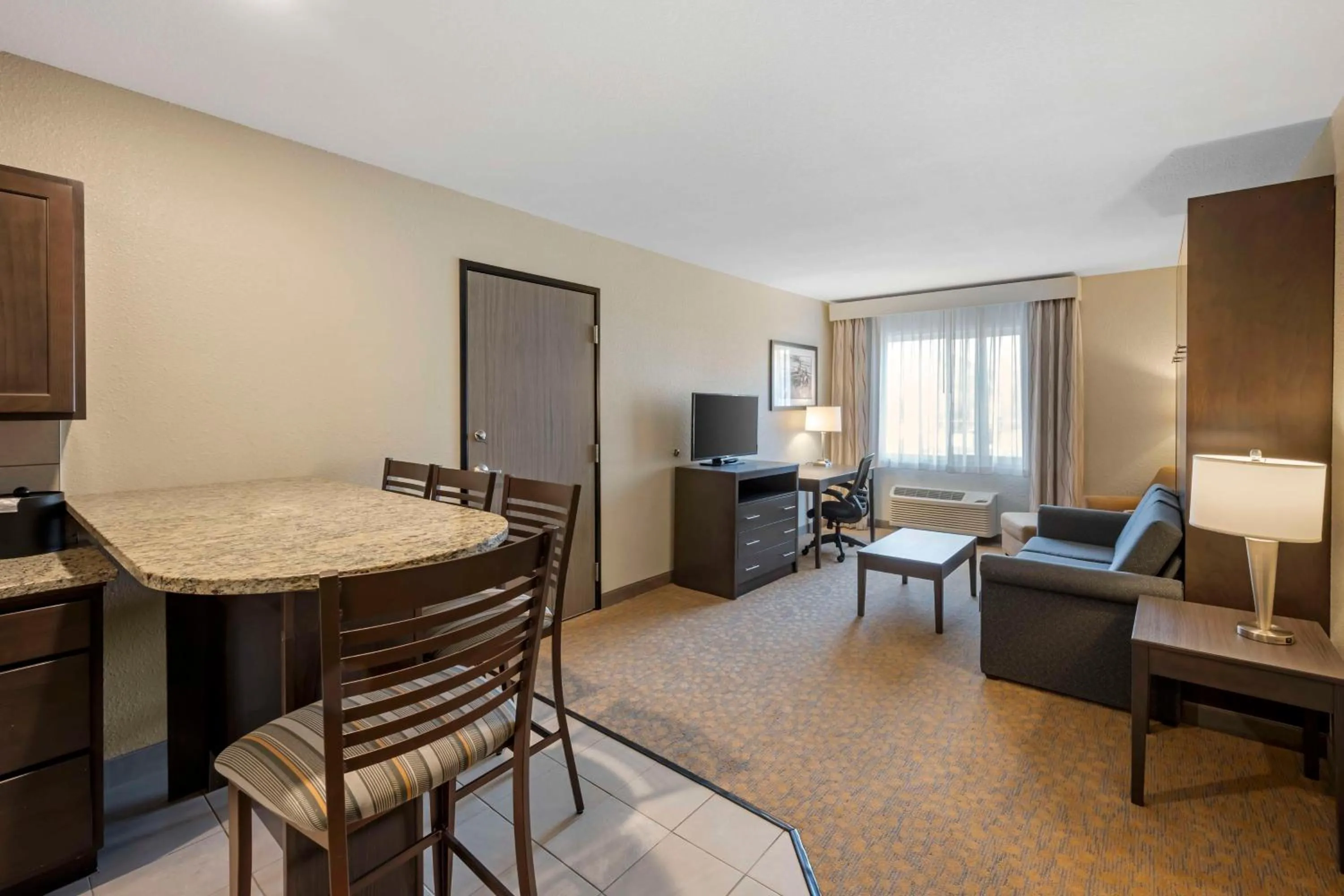 Bedroom in Best Western Plus The Inn at Hells Canyon