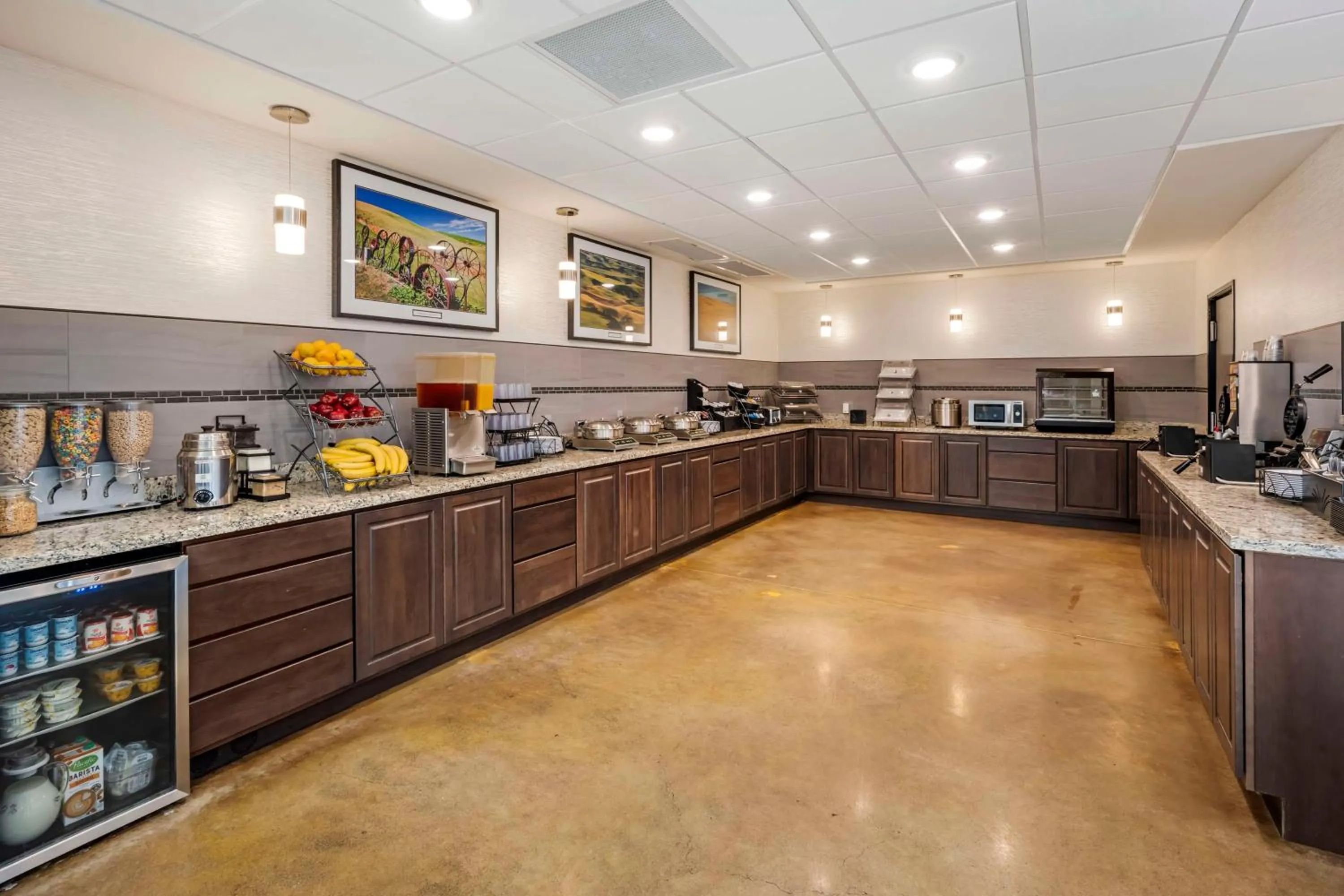 Breakfast in Best Western Plus The Inn at Hells Canyon