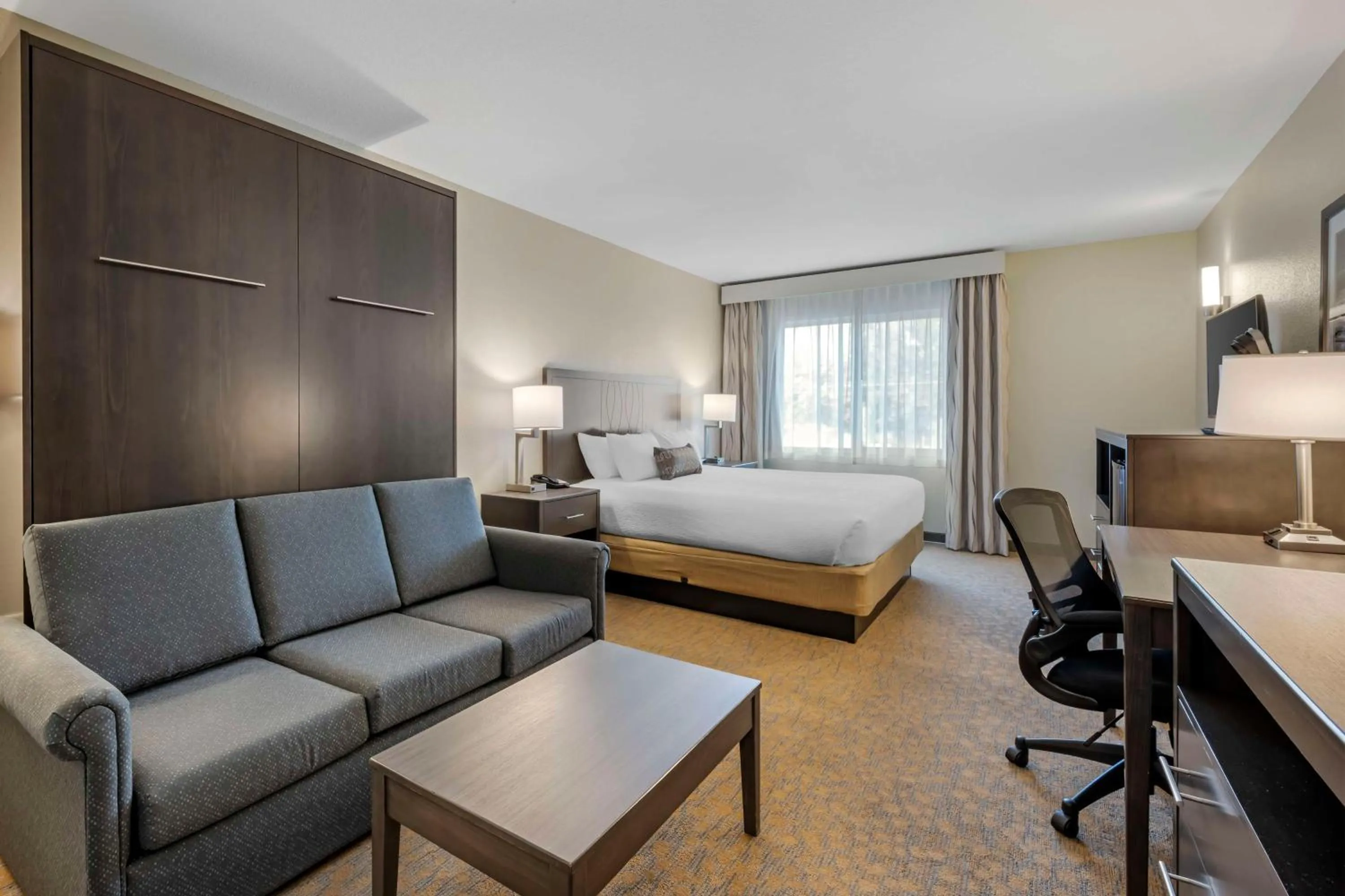 Bedroom, Bed in Best Western Plus The Inn at Hells Canyon